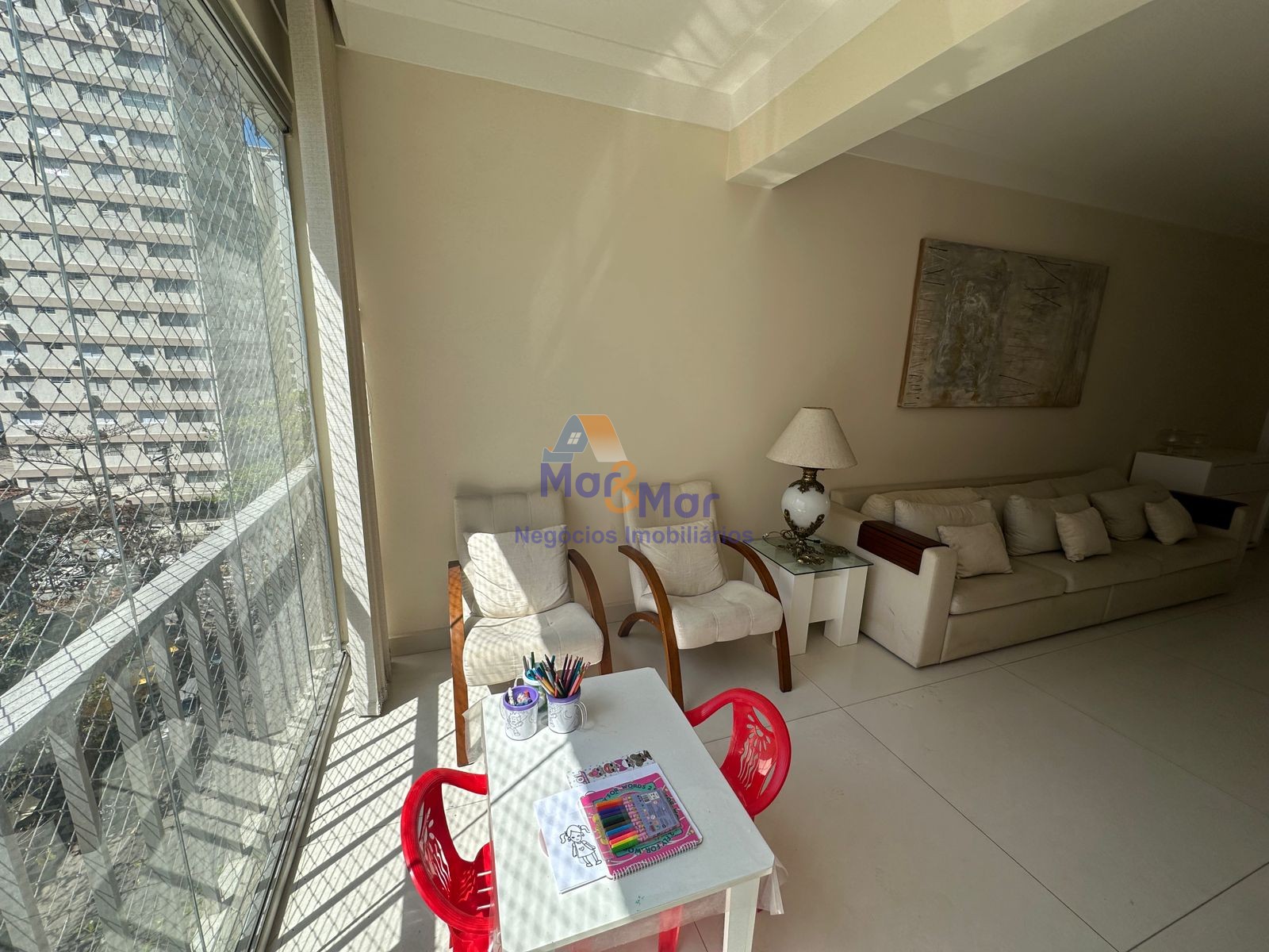Apartamento na Praia das Pitangueiras, Guarujá - SP