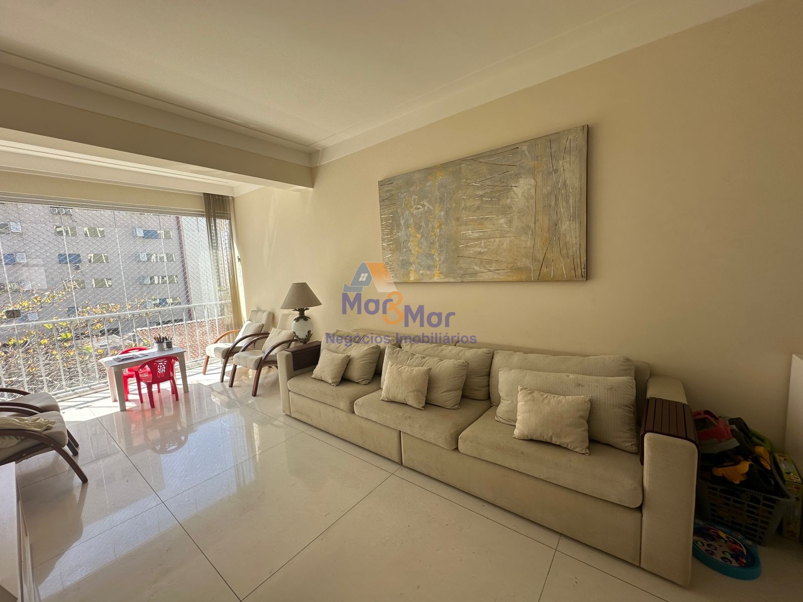 Apartamento na Praia das Pitangueiras, Guarujá - SP