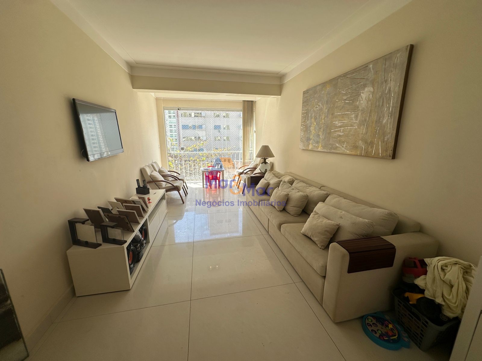 Apartamento na Praia das Pitangueiras, Guarujá - SP