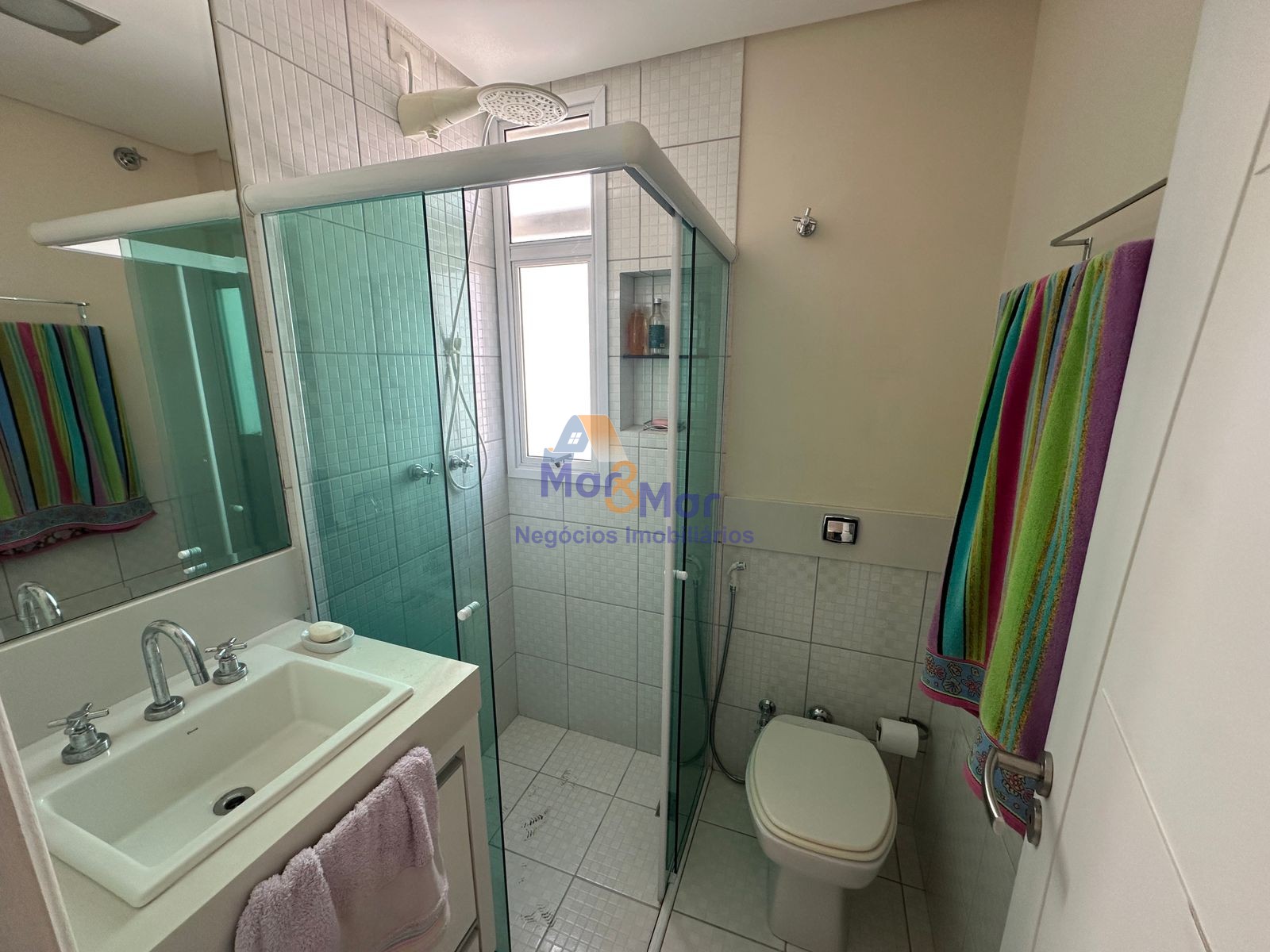 Apartamento na Praia das Pitangueiras, Guarujá - SP