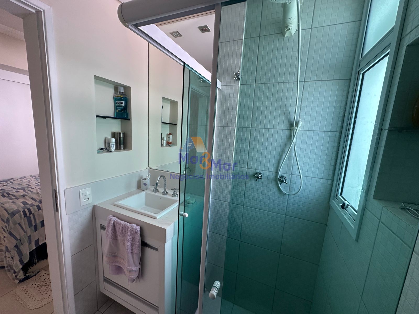 Apartamento na Praia das Pitangueiras, Guarujá - SP