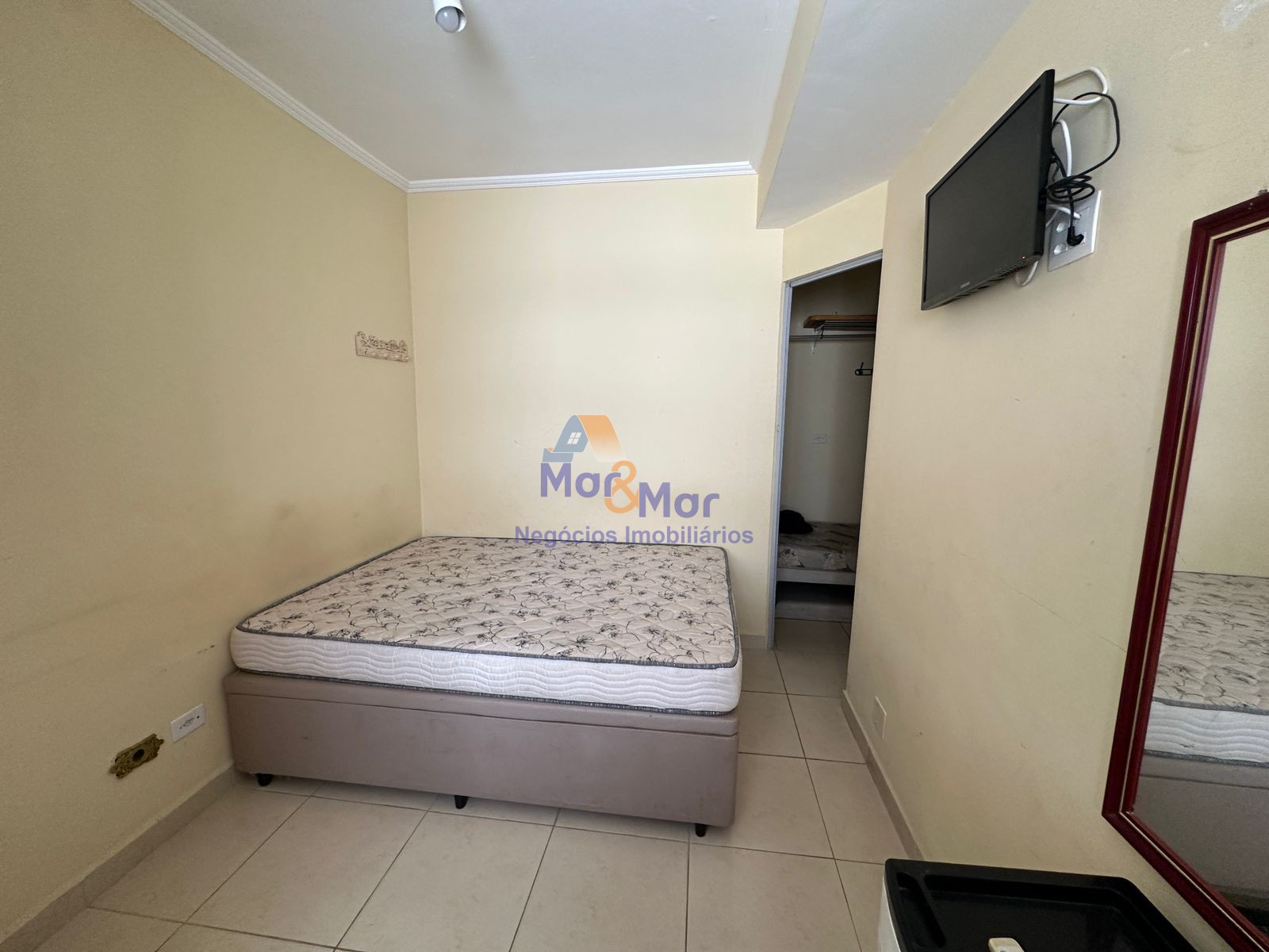 Apartamento na Praia das Pitangueiras, Guarujá - SP
