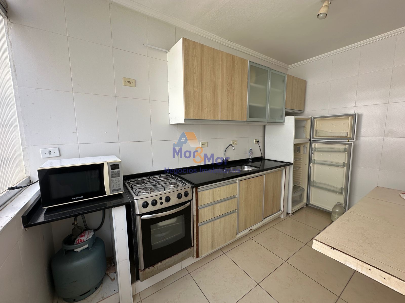 Apartamento na Praia das Pitangueiras, Guarujá - SP