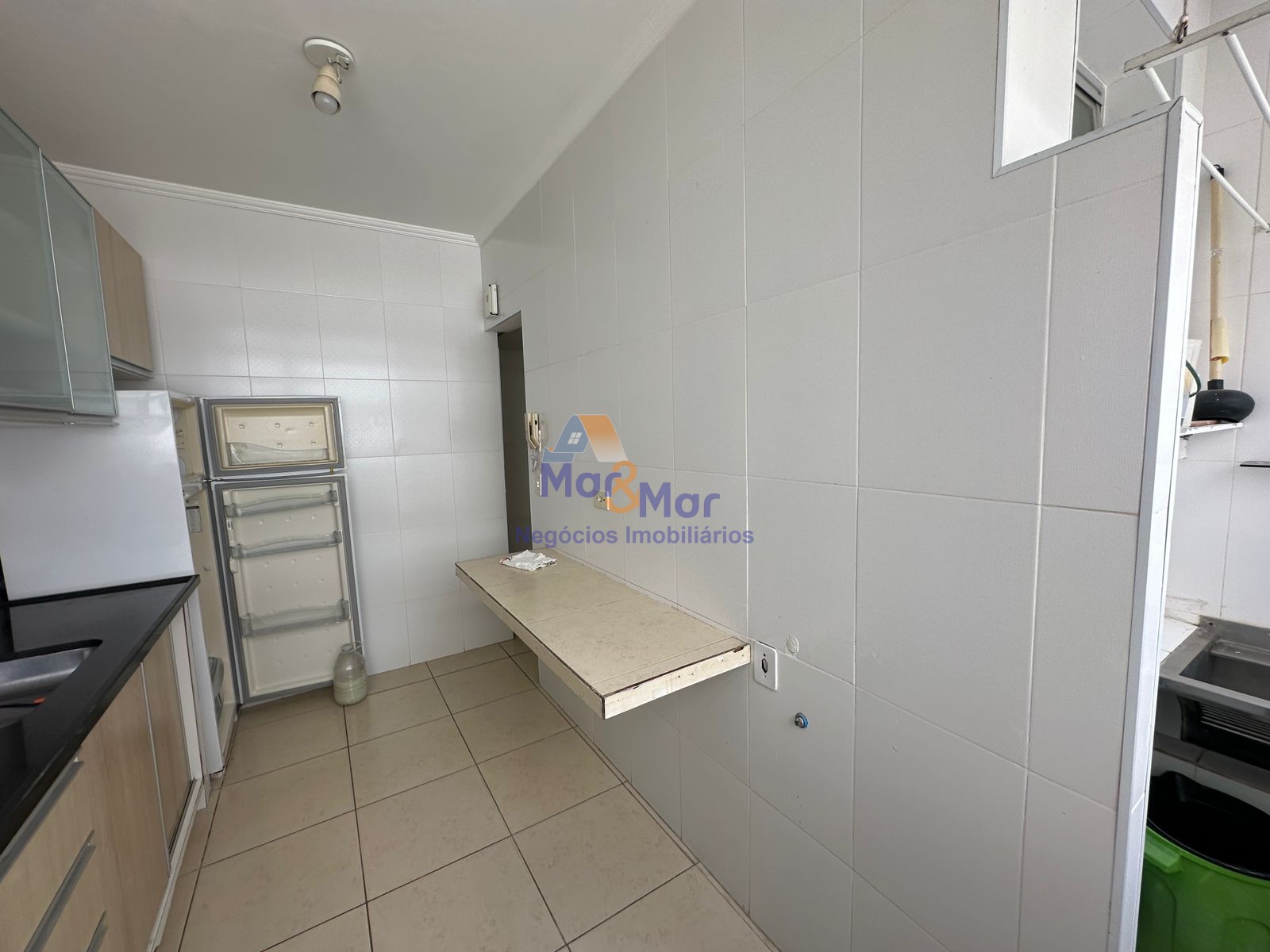 Apartamento na Praia das Pitangueiras, Guarujá - SP