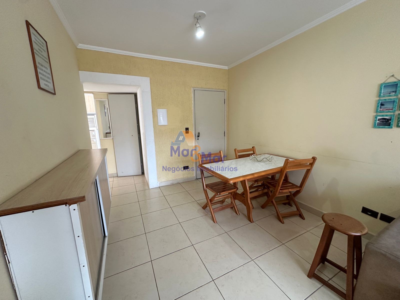 Apartamento na Praia das Pitangueiras, Guarujá - SP