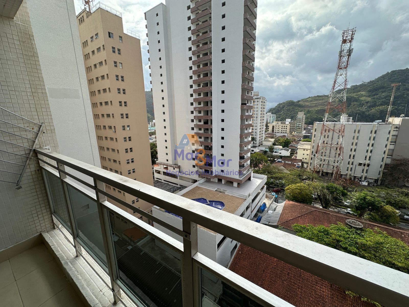 Apartamento na Praia das Pitangueiras, Guarujá - SP