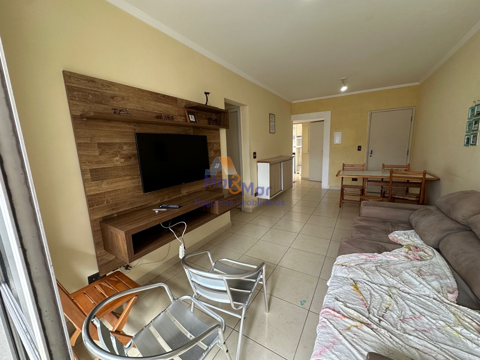 Apartamento na Praia das Pitangueiras, Guarujá - SP