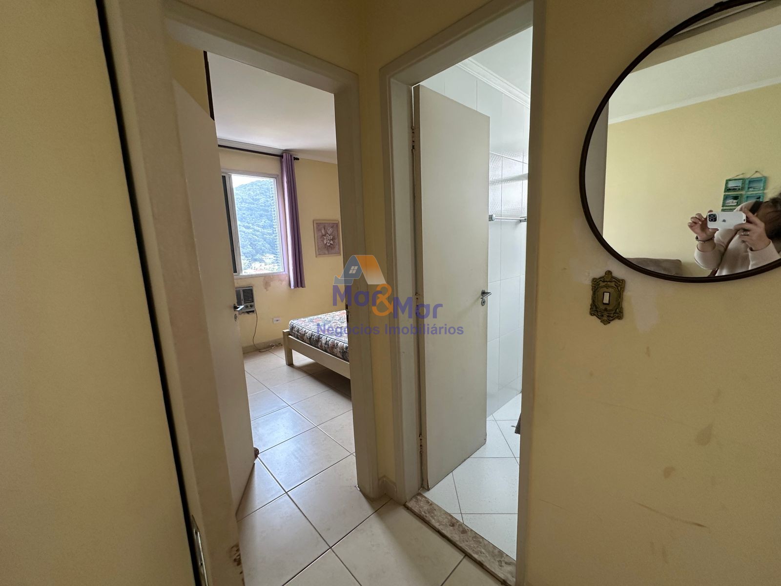Apartamento na Praia das Pitangueiras, Guarujá - SP