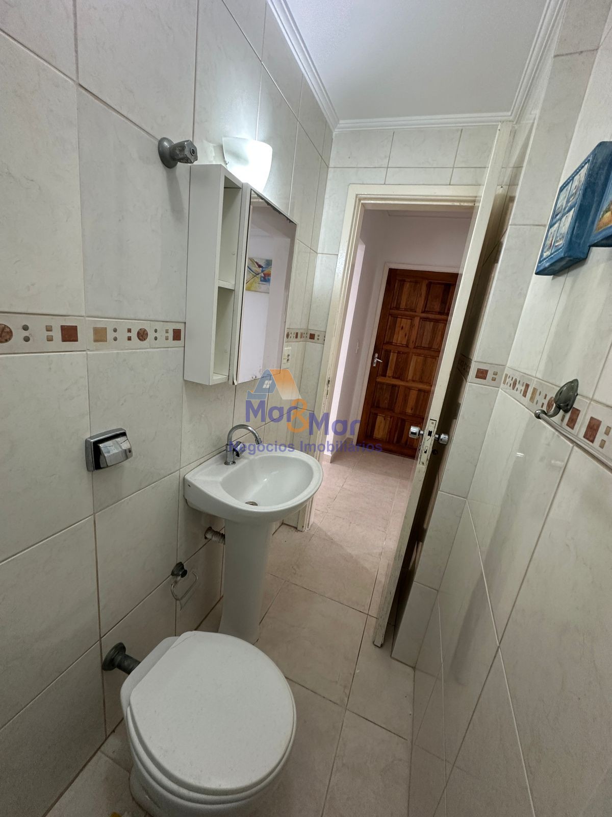 Apartamento na Praia das Pitangueiras, Guarujá - SP