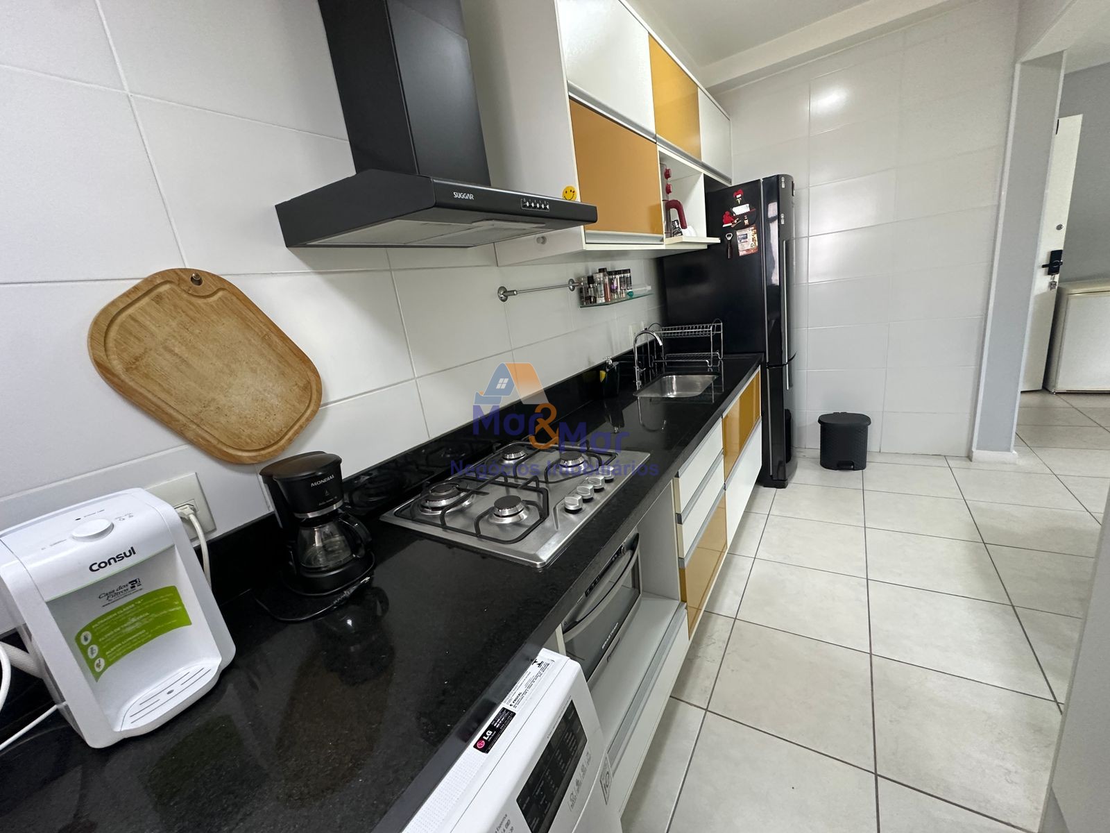 Apartamento na Praia das Pitangueiras, Guarujá - SP