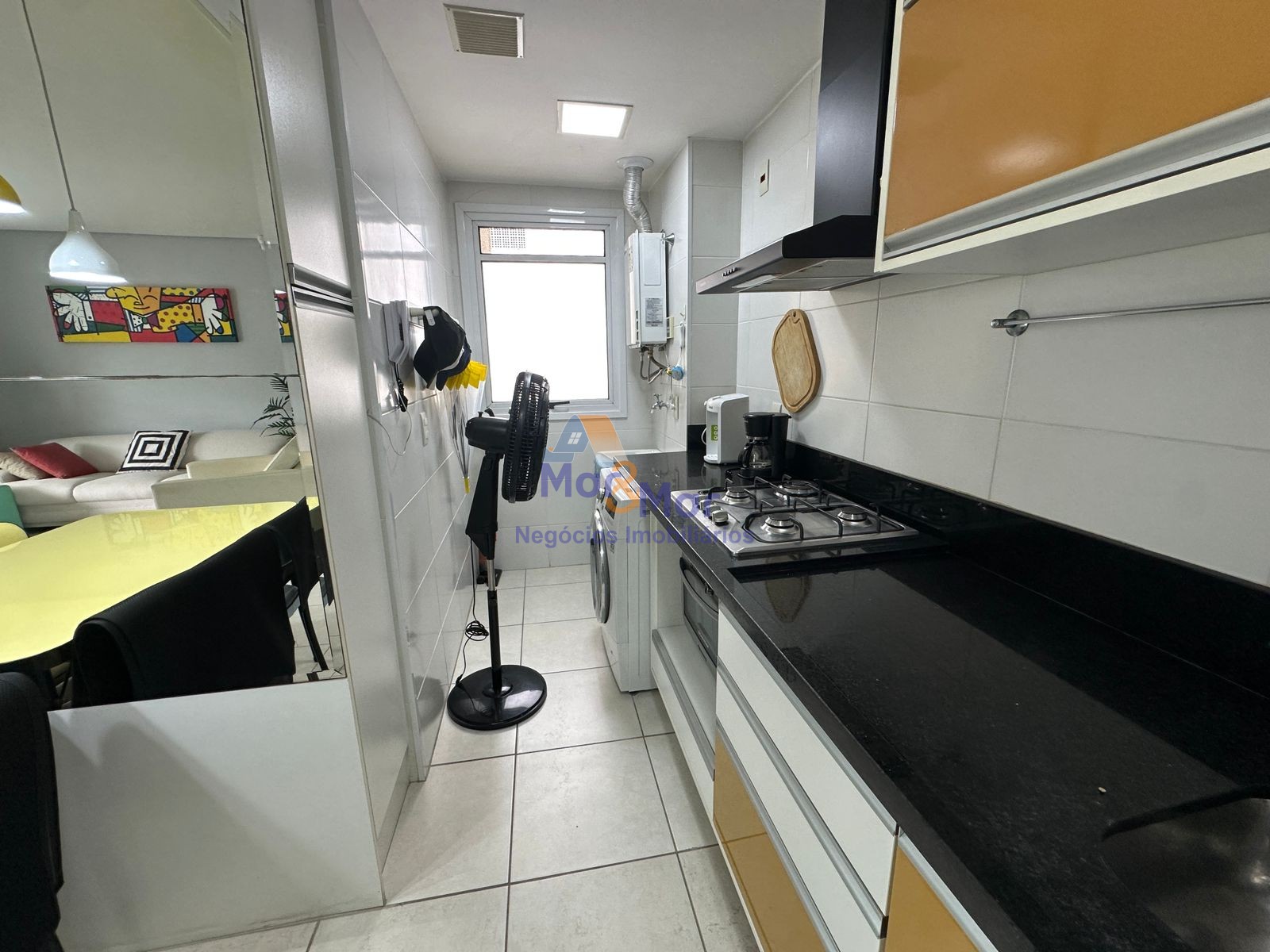 Apartamento na Praia das Pitangueiras, Guarujá - SP