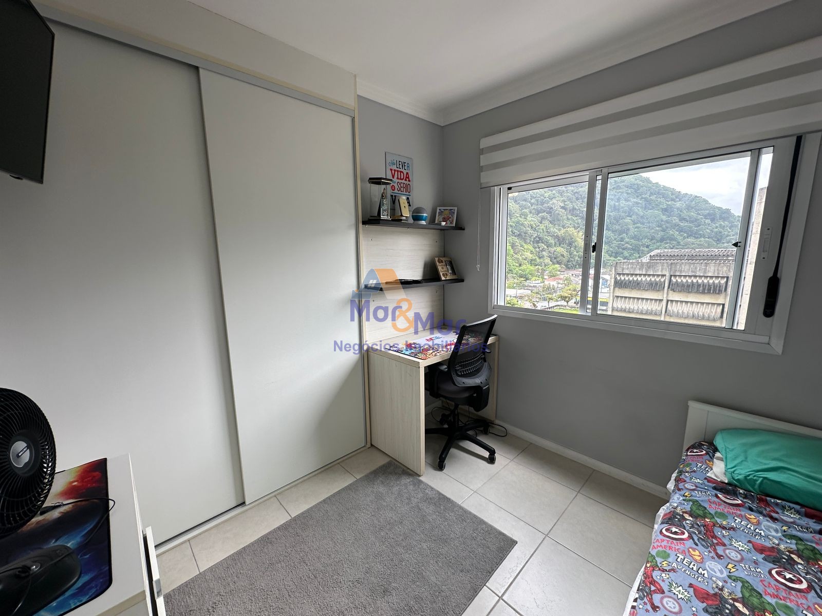 Apartamento na Praia das Pitangueiras, Guarujá - SP