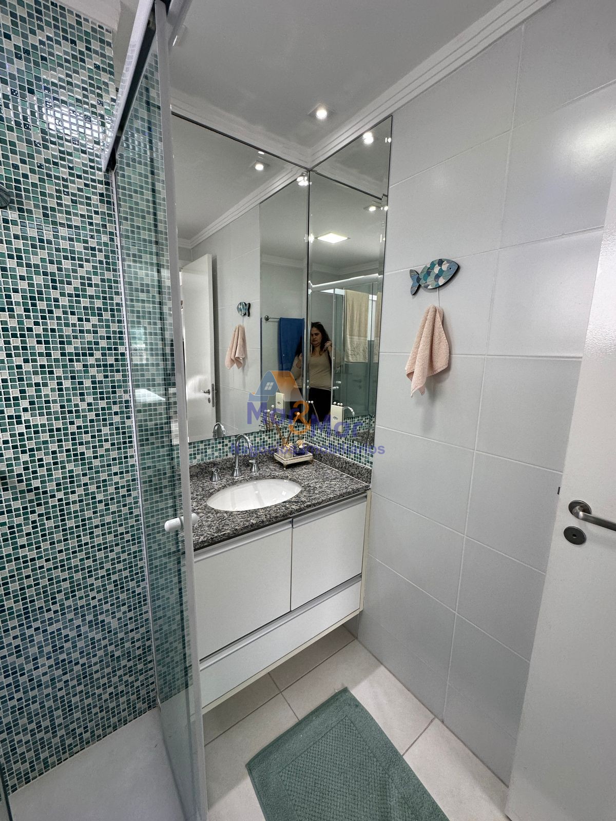 Apartamento na Praia das Pitangueiras, Guarujá - SP