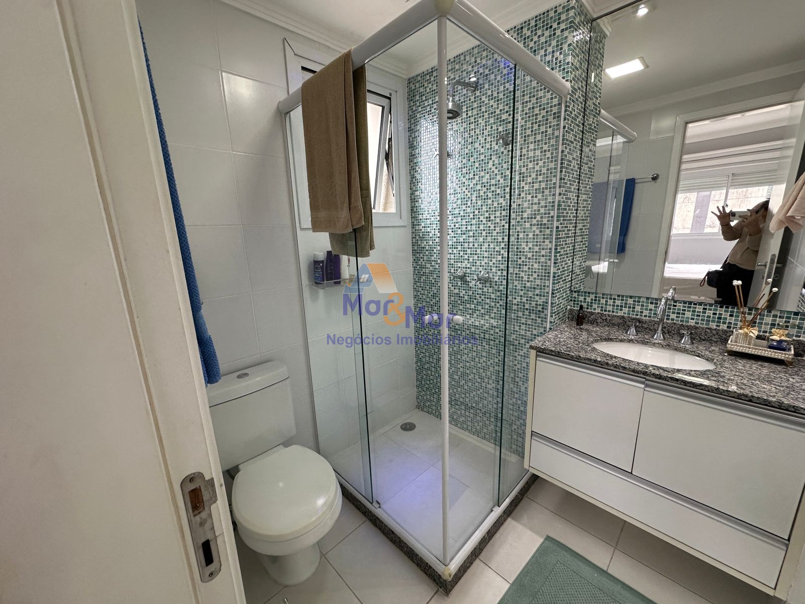 Apartamento na Praia das Pitangueiras, Guarujá - SP