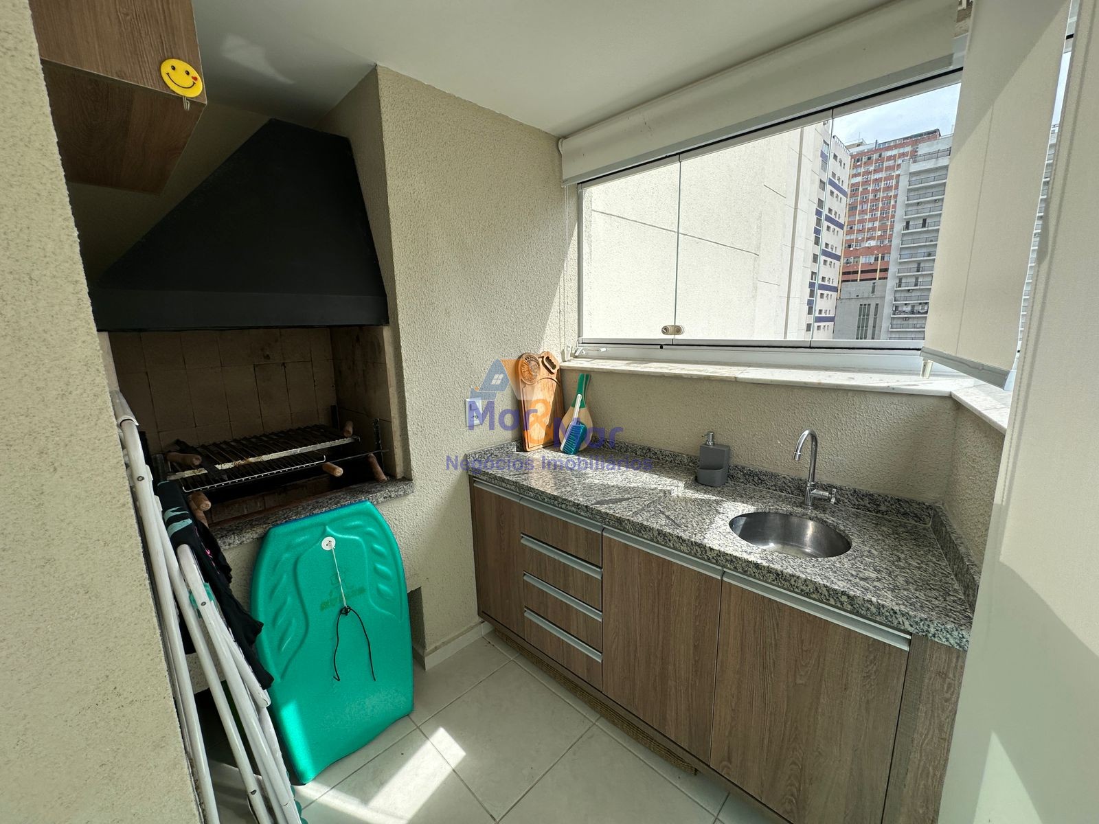 Apartamento na Praia das Pitangueiras, Guarujá - SP