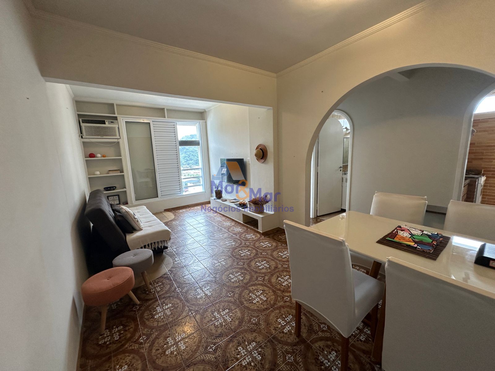 Apartamento na Praia das Pitangueiras, Guarujá - SP