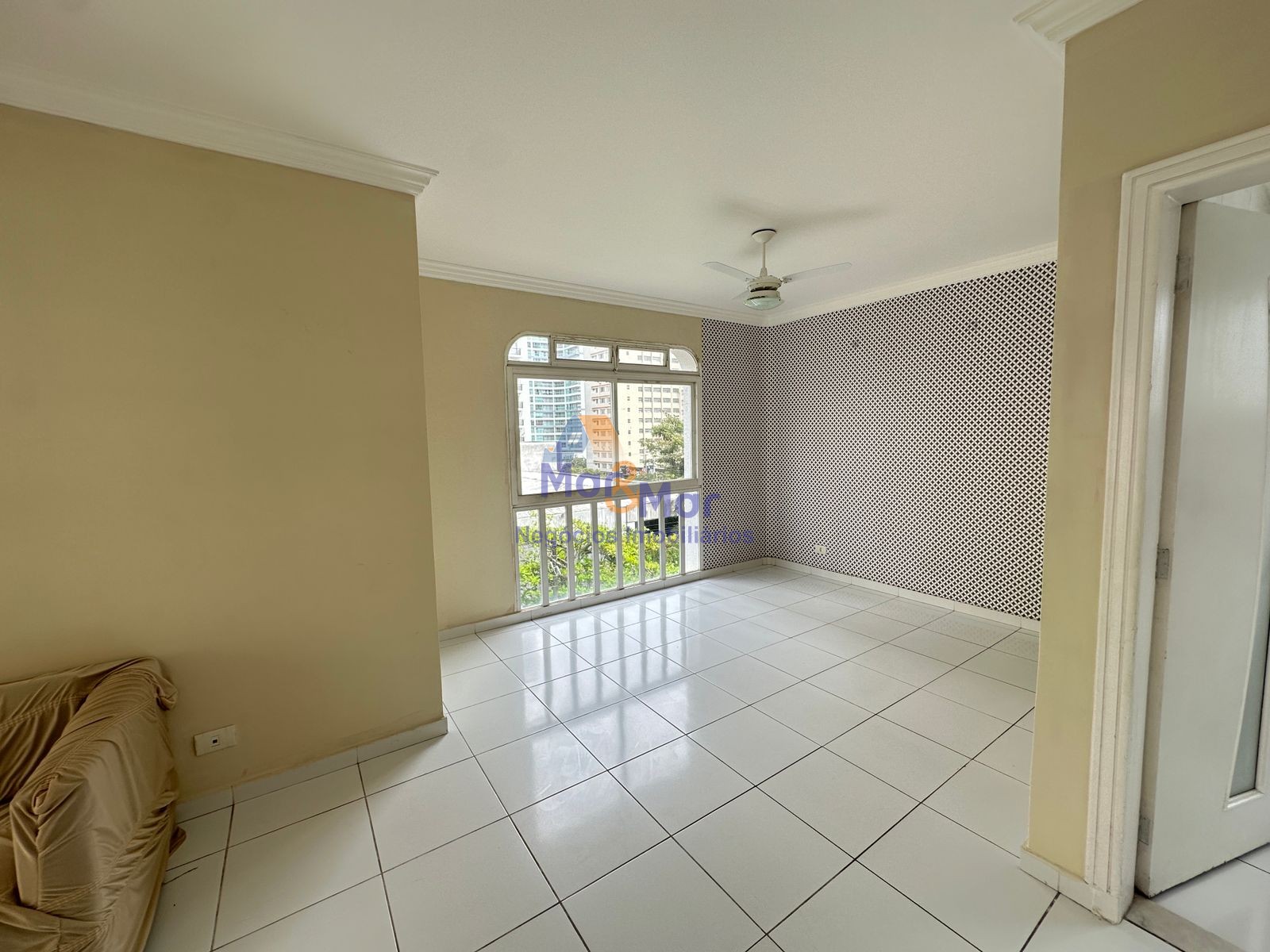 Apartamento na Praia das Pitangueiras, Guarujá - SP