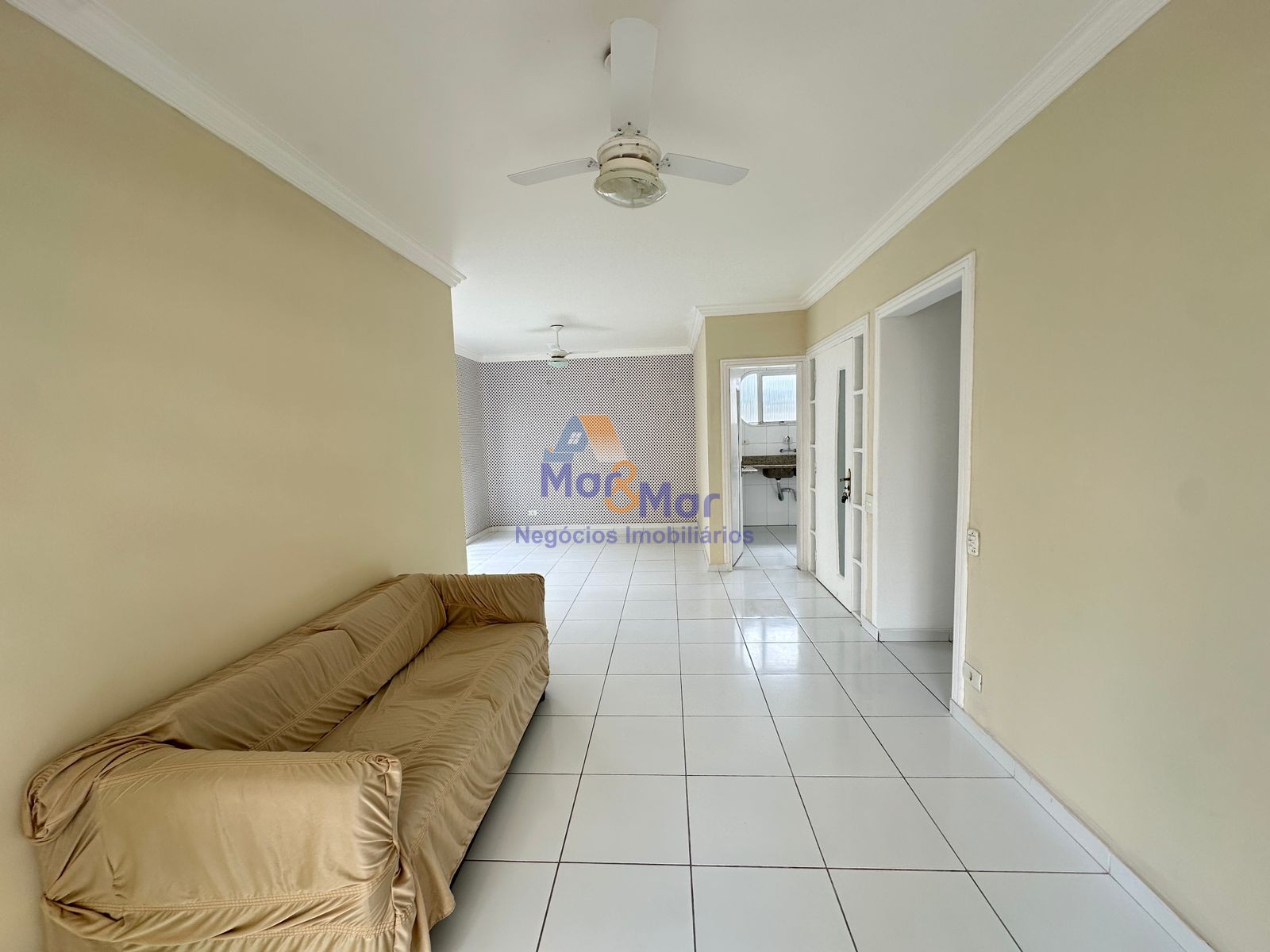 Apartamento na Praia das Pitangueiras, Guarujá - SP