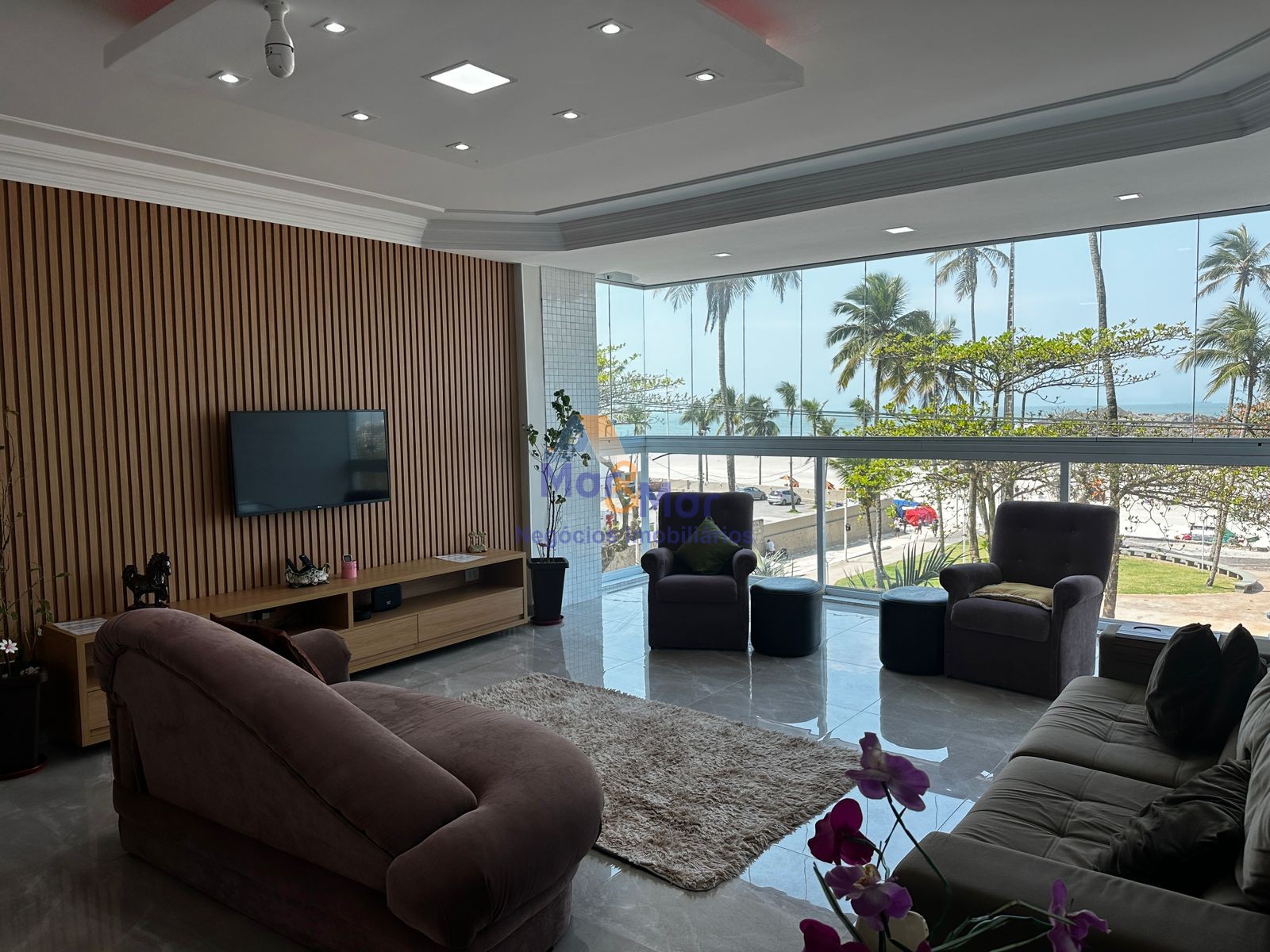Apartamento Frente ao Mar-3-dormitorios-Pitangueiras