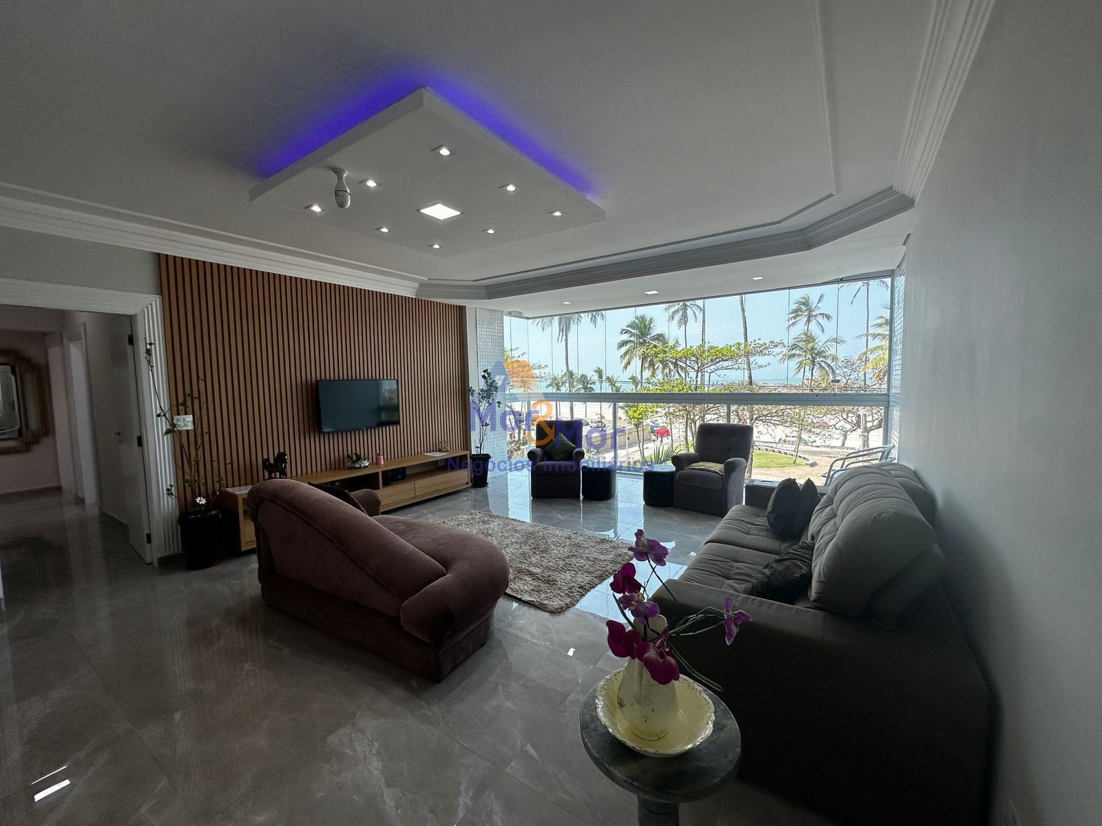 Apartamento Frente ao Mar-3-dormitorios-Pitangueiras