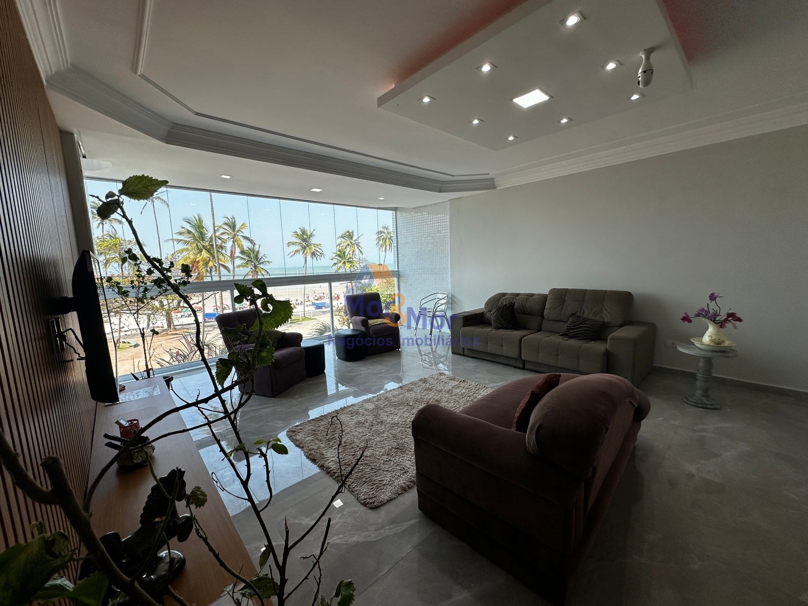 Apartamento Frente ao Mar-3-dormitorios-Pitangueiras