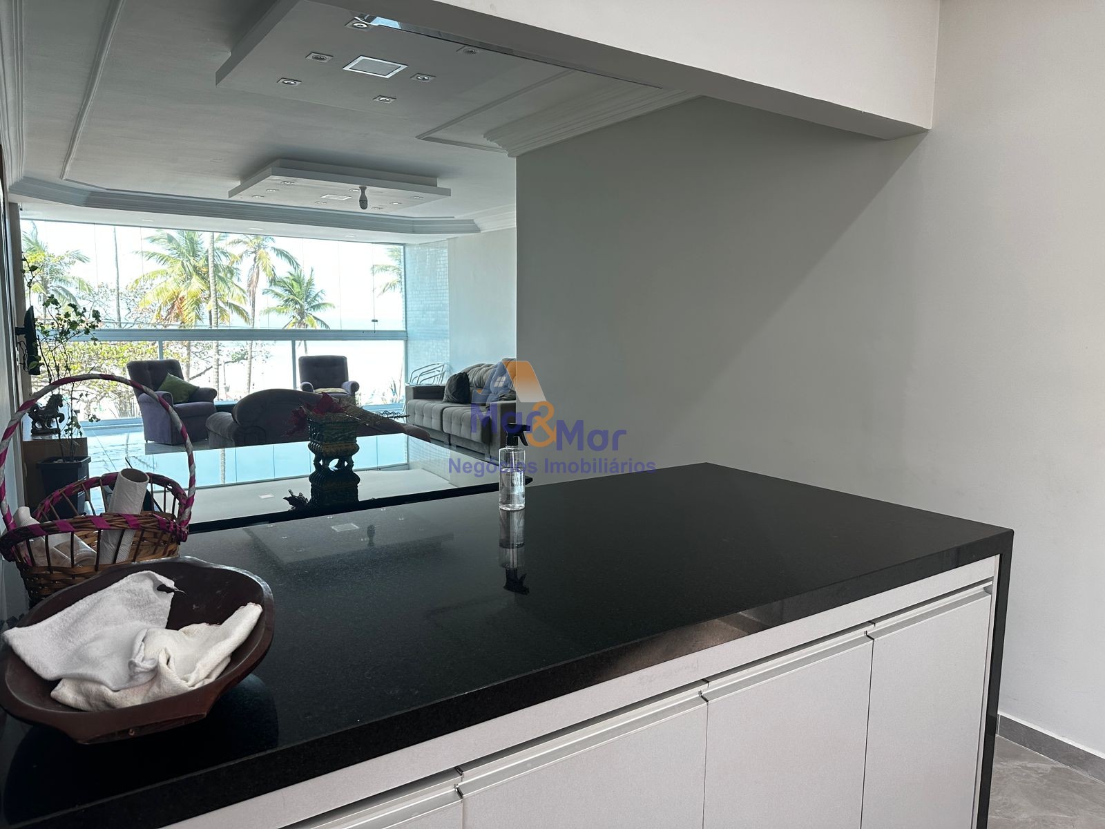 Apartamento Frente ao Mar-3-dormitorios-Pitangueiras