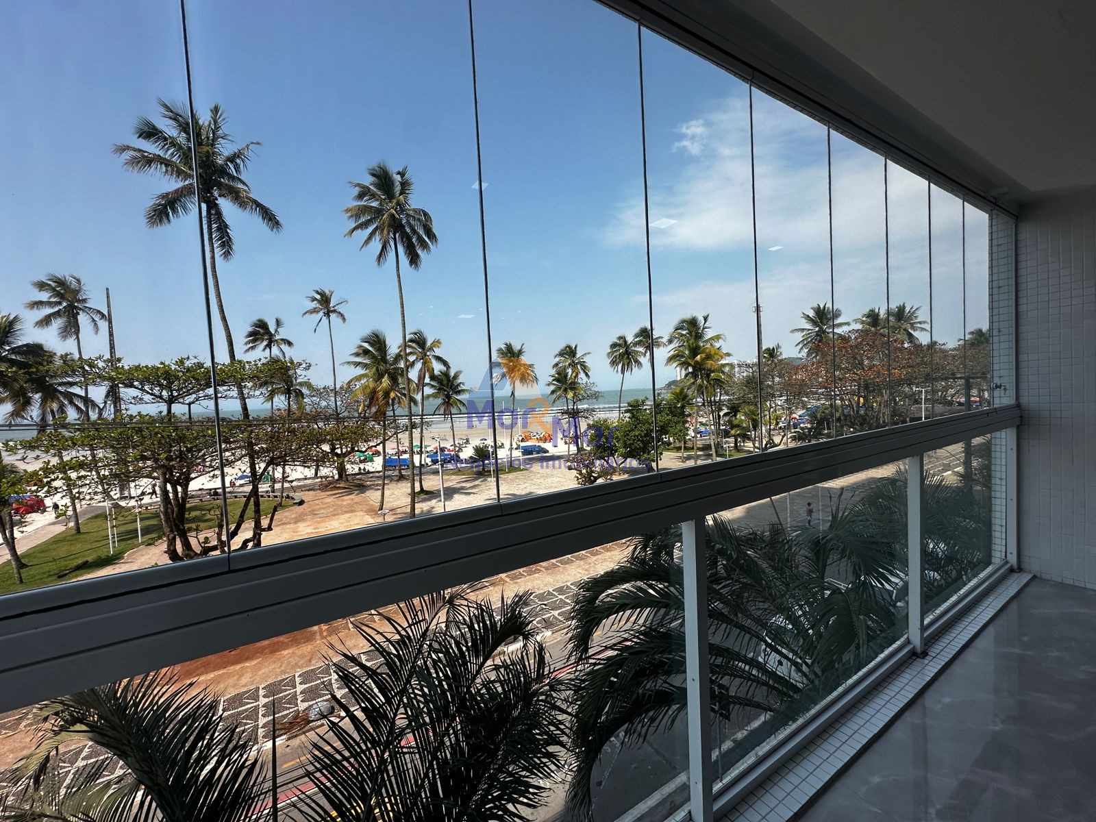 Apartamento Frente ao Mar-3-dormitorios-Pitangueiras