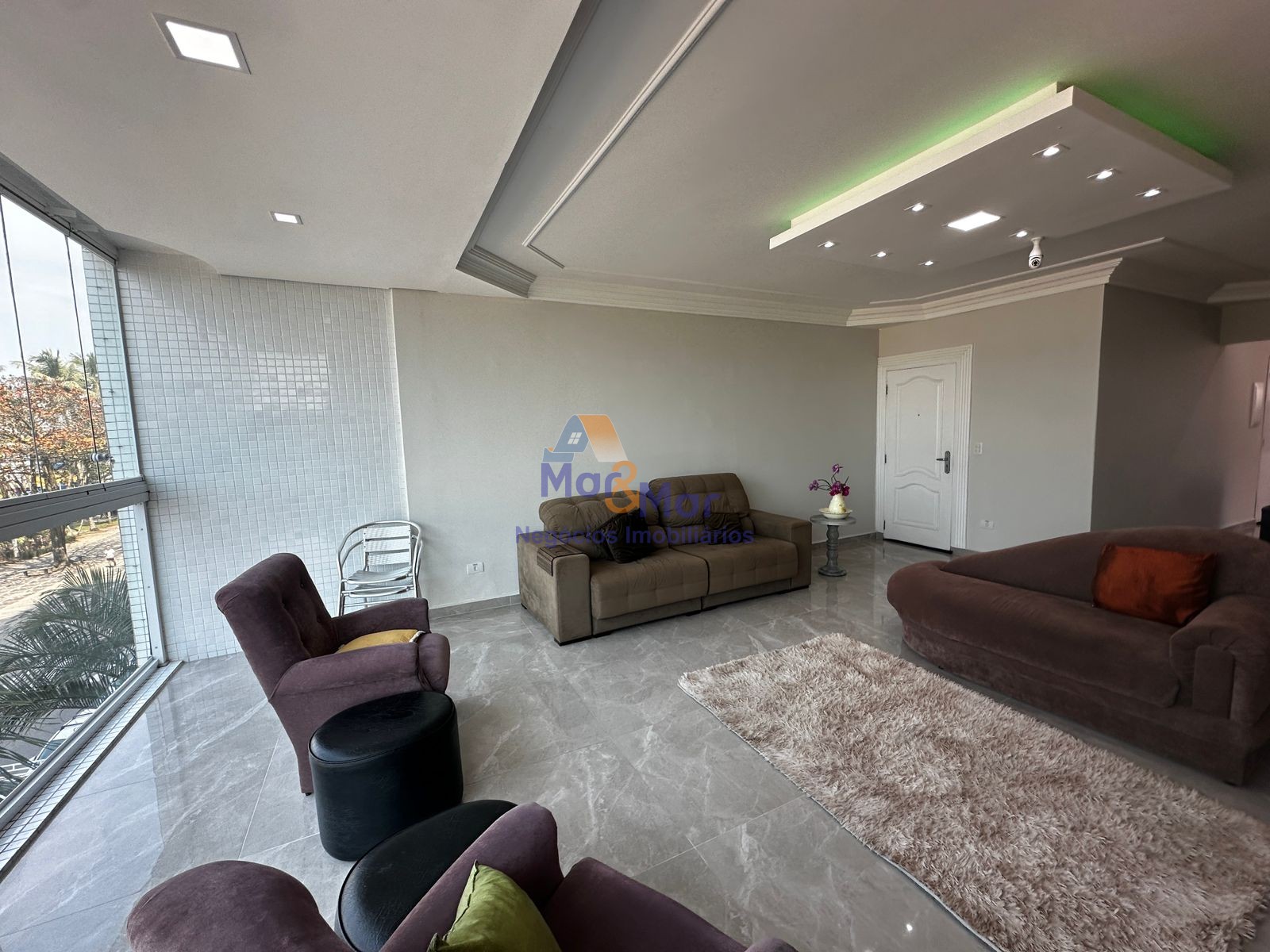 Apartamento Frente ao Mar-3-dormitorios-Pitangueiras