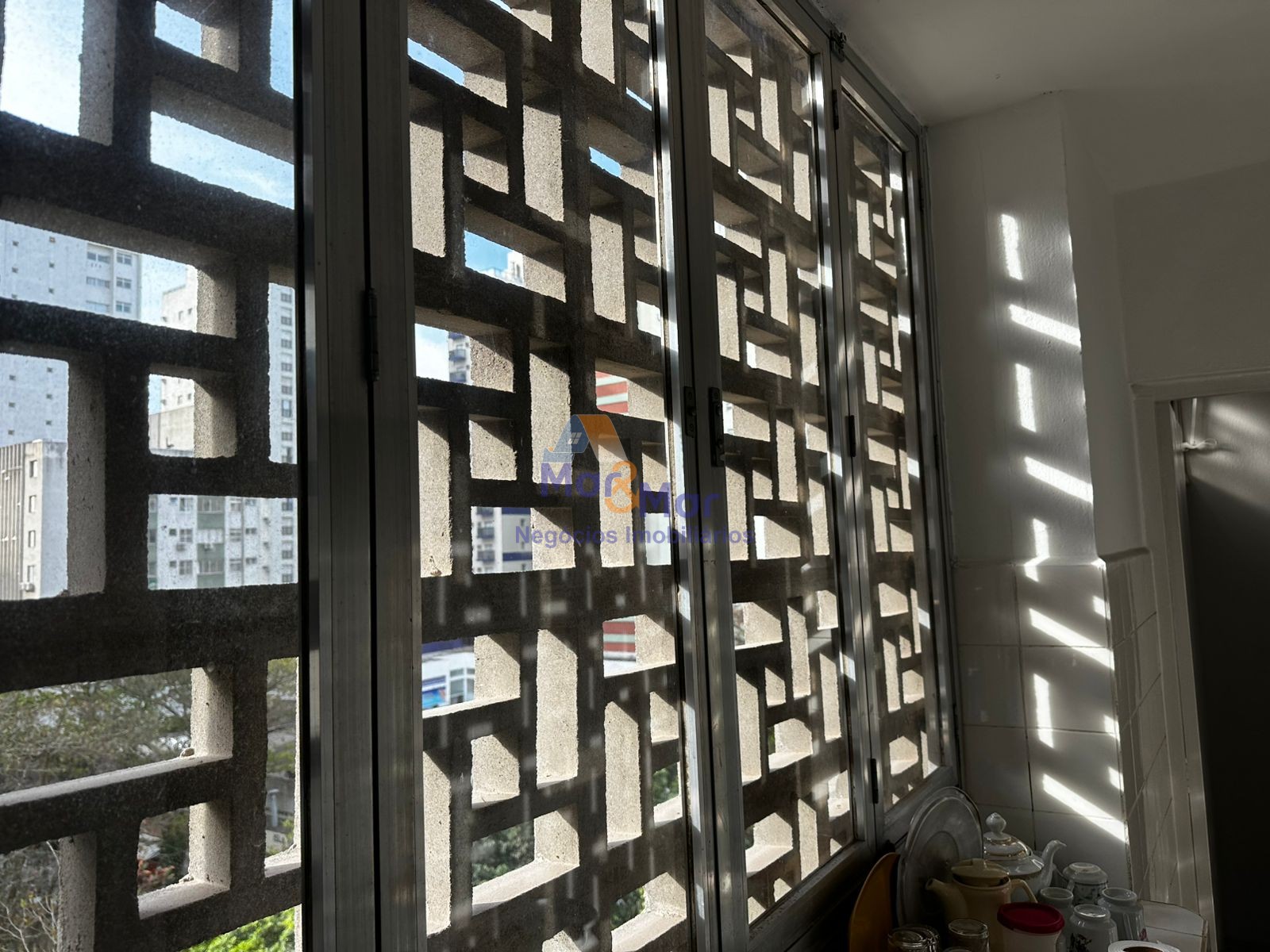 Apartamento na Praia das Pitangueiras, Guarujá - SP
