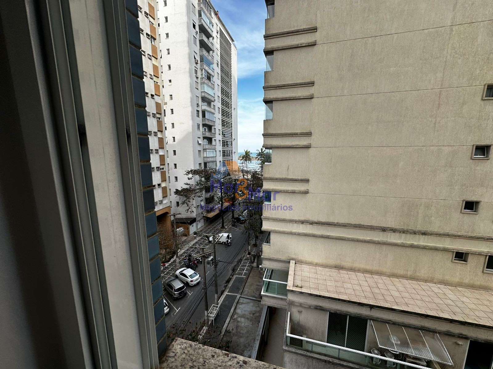 Apartamento na Praia das Pitangueiras, Guarujá - SP