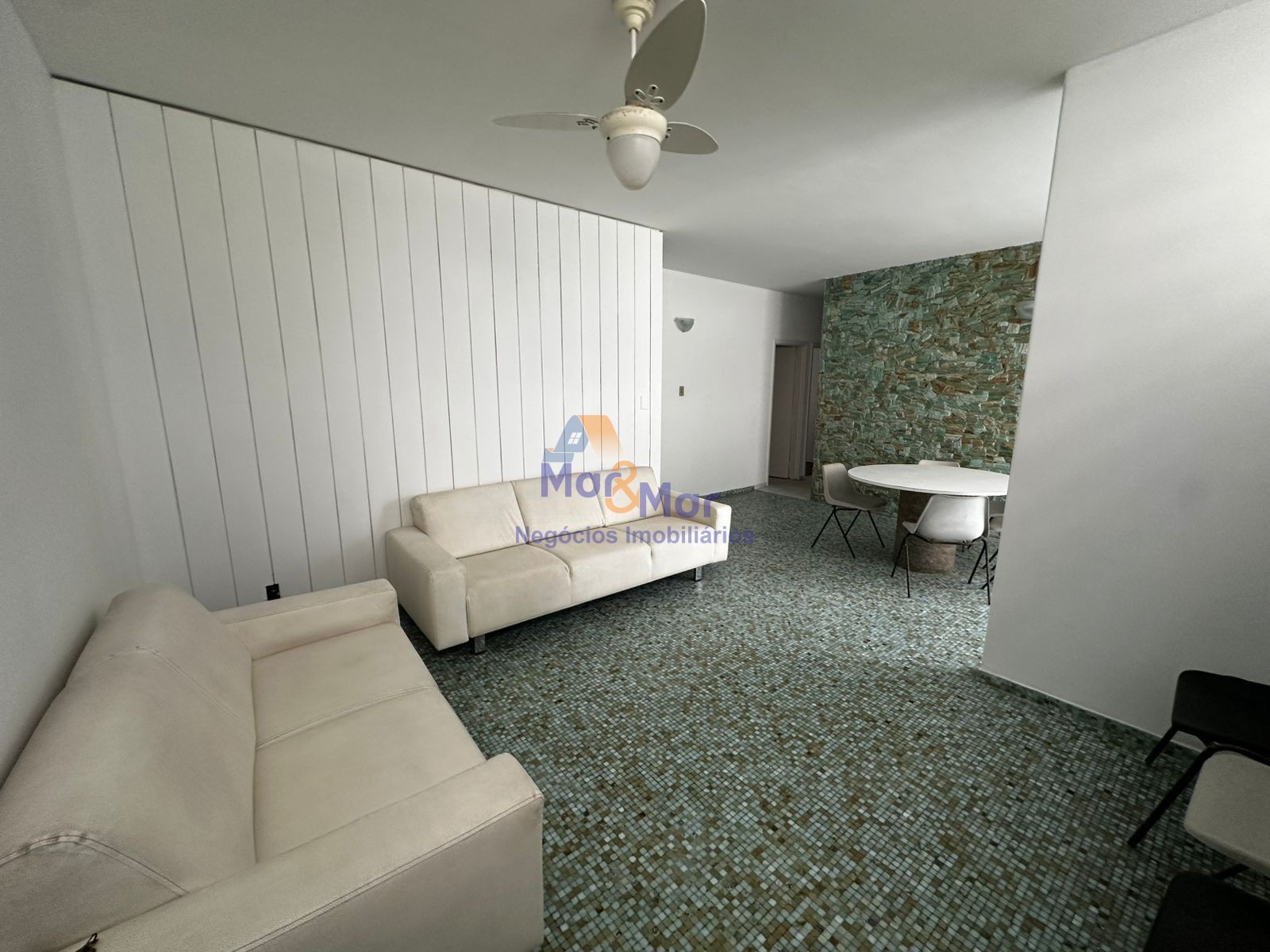 Apartamento na Praia das Pitangueiras, Guarujá - SP
