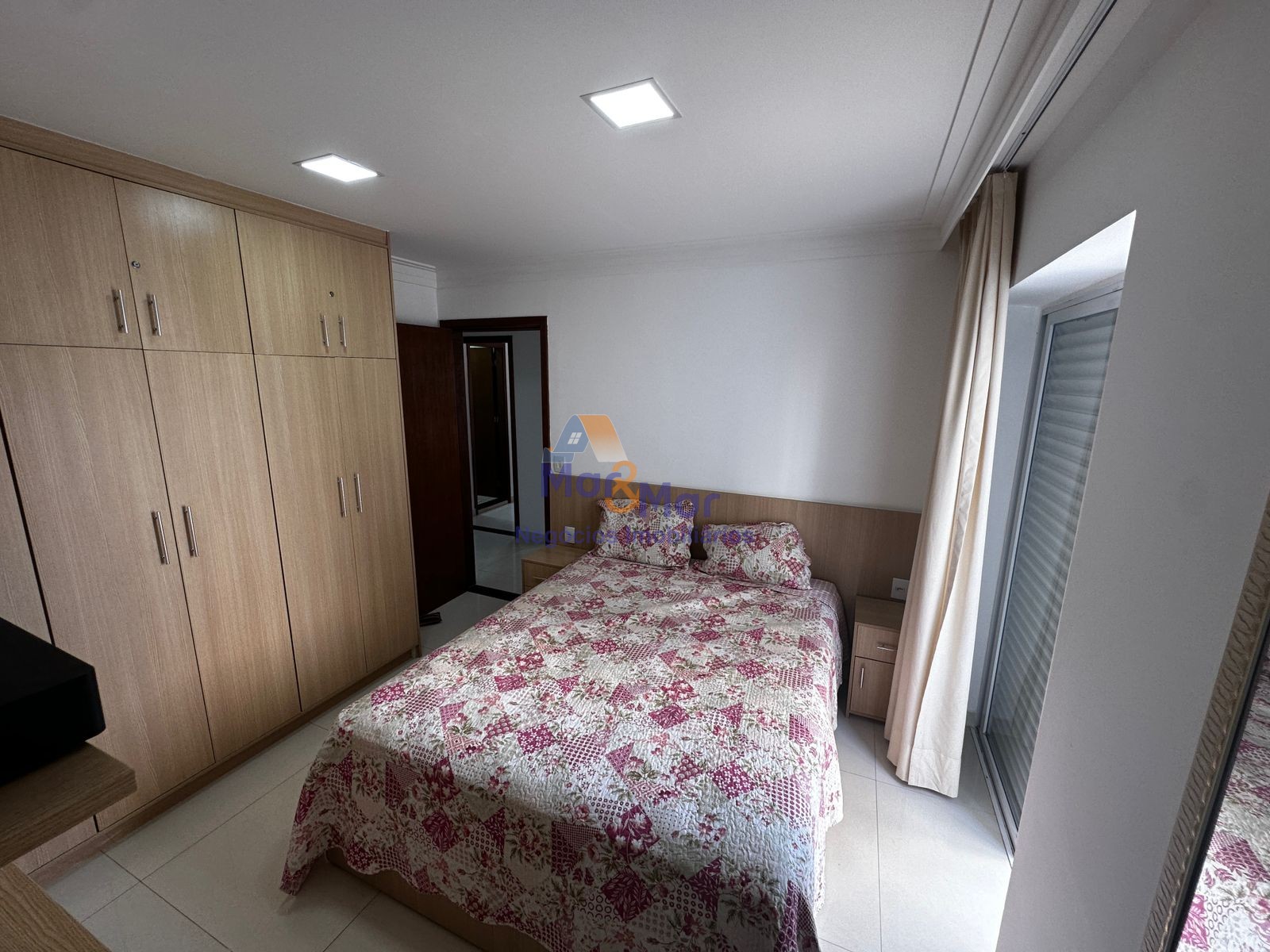 Apartamento Frente ao Mar nas Pitangueiras, Guarujá - SP