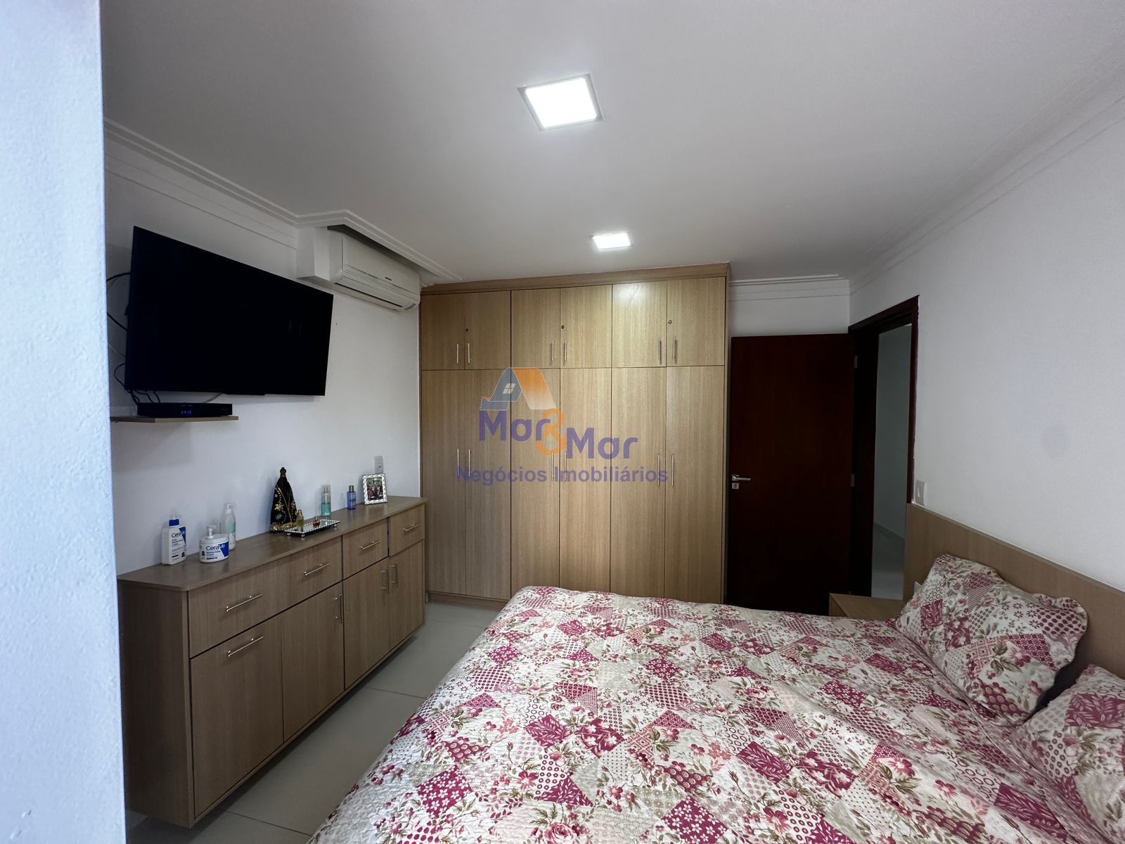 Apartamento Frente ao Mar nas Pitangueiras, Guarujá - SP