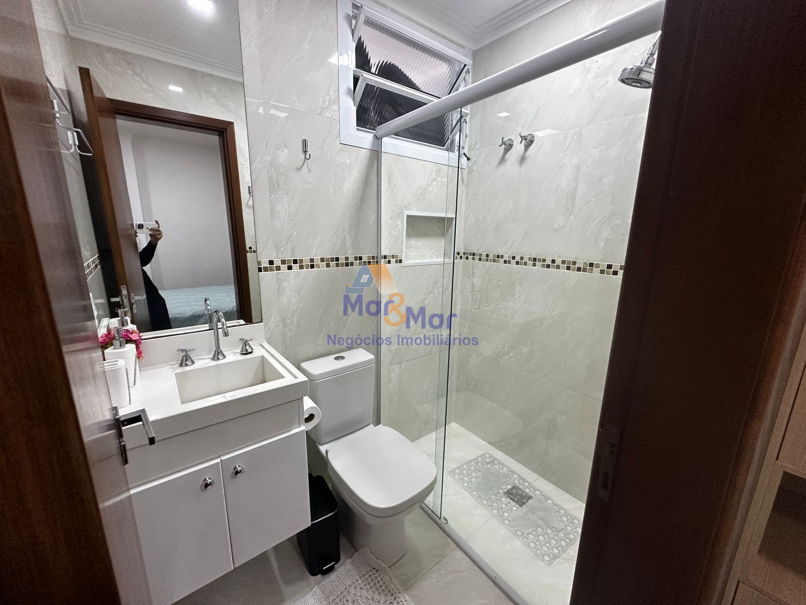 Apartamento Frente ao Mar nas Pitangueiras, Guarujá - SP