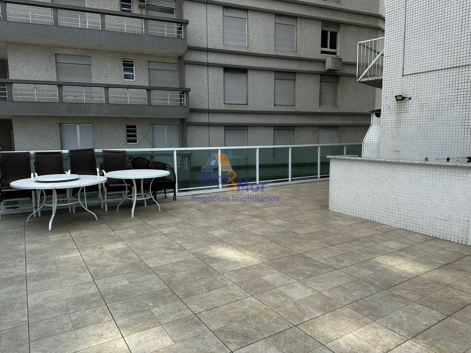 Apartamento Frente ao Mar nas Pitangueiras, Guarujá - SP