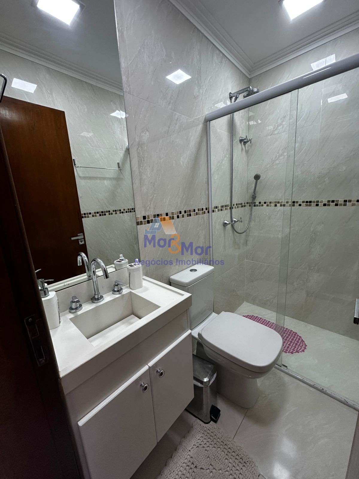 Apartamento Frente ao Mar nas Pitangueiras, Guarujá - SP