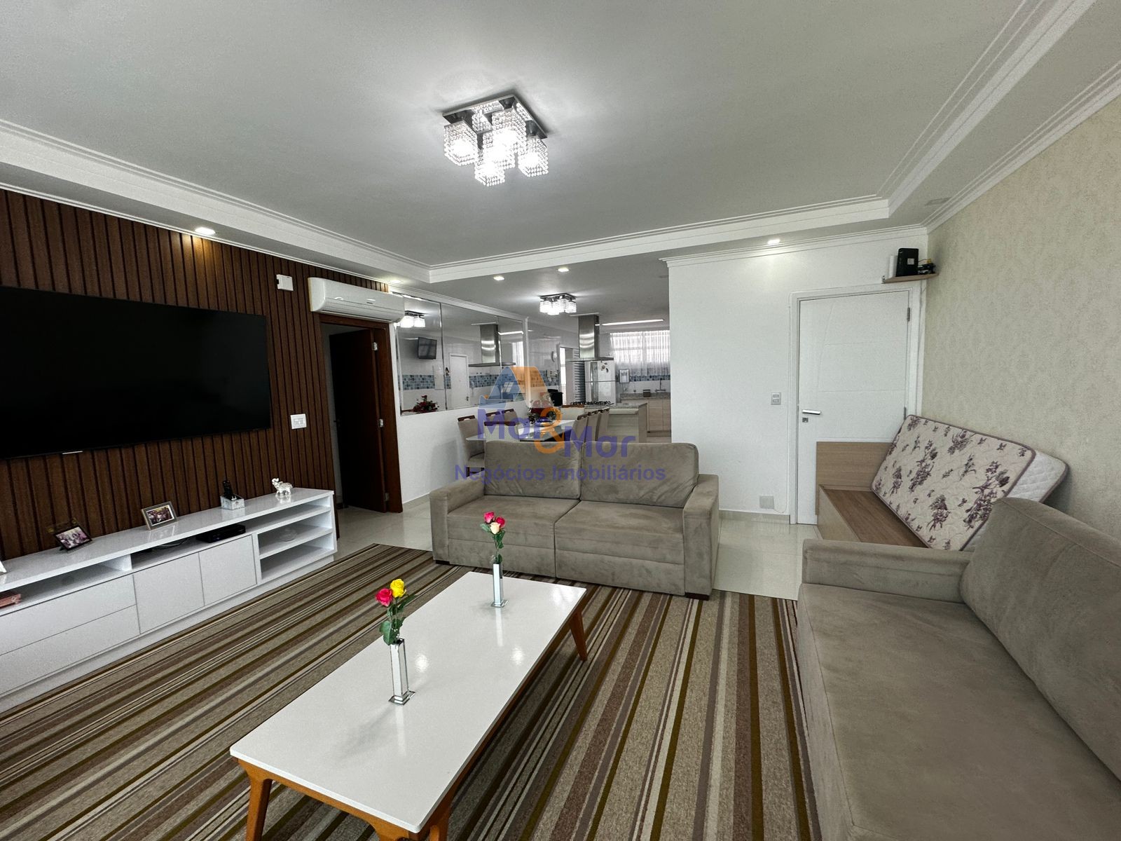 Apartamento Frente ao Mar nas Pitangueiras, Guarujá - SP