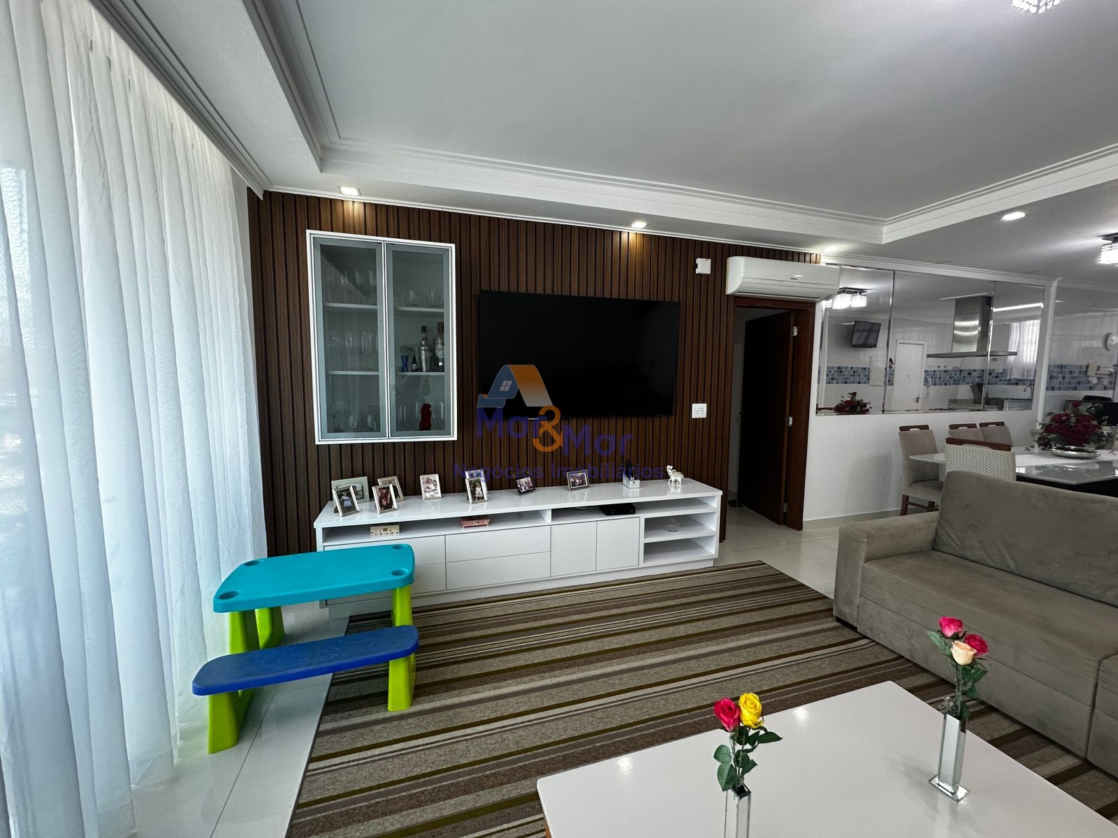 Apartamento Frente ao Mar nas Pitangueiras, Guarujá - SP