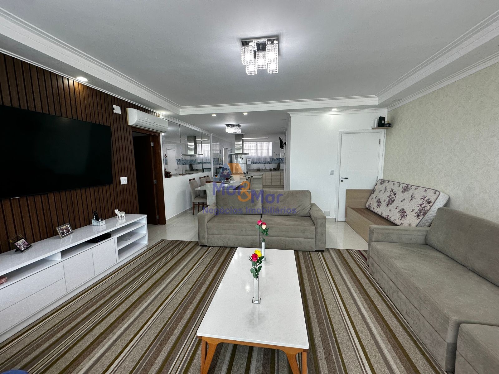 Apartamento Frente ao Mar nas Pitangueiras, Guarujá - SP