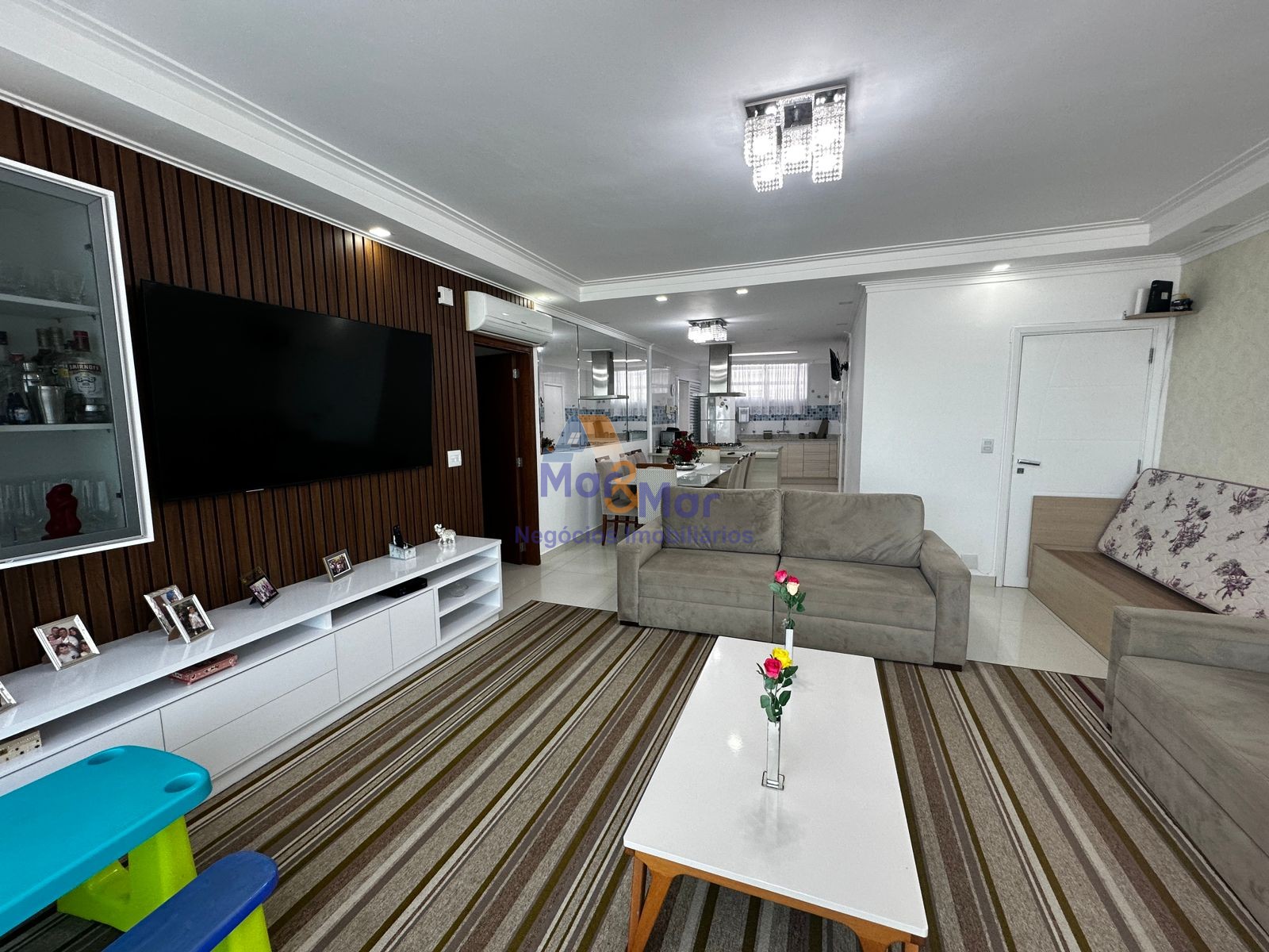 Apartamento Frente ao Mar nas Pitangueiras, Guarujá - SP