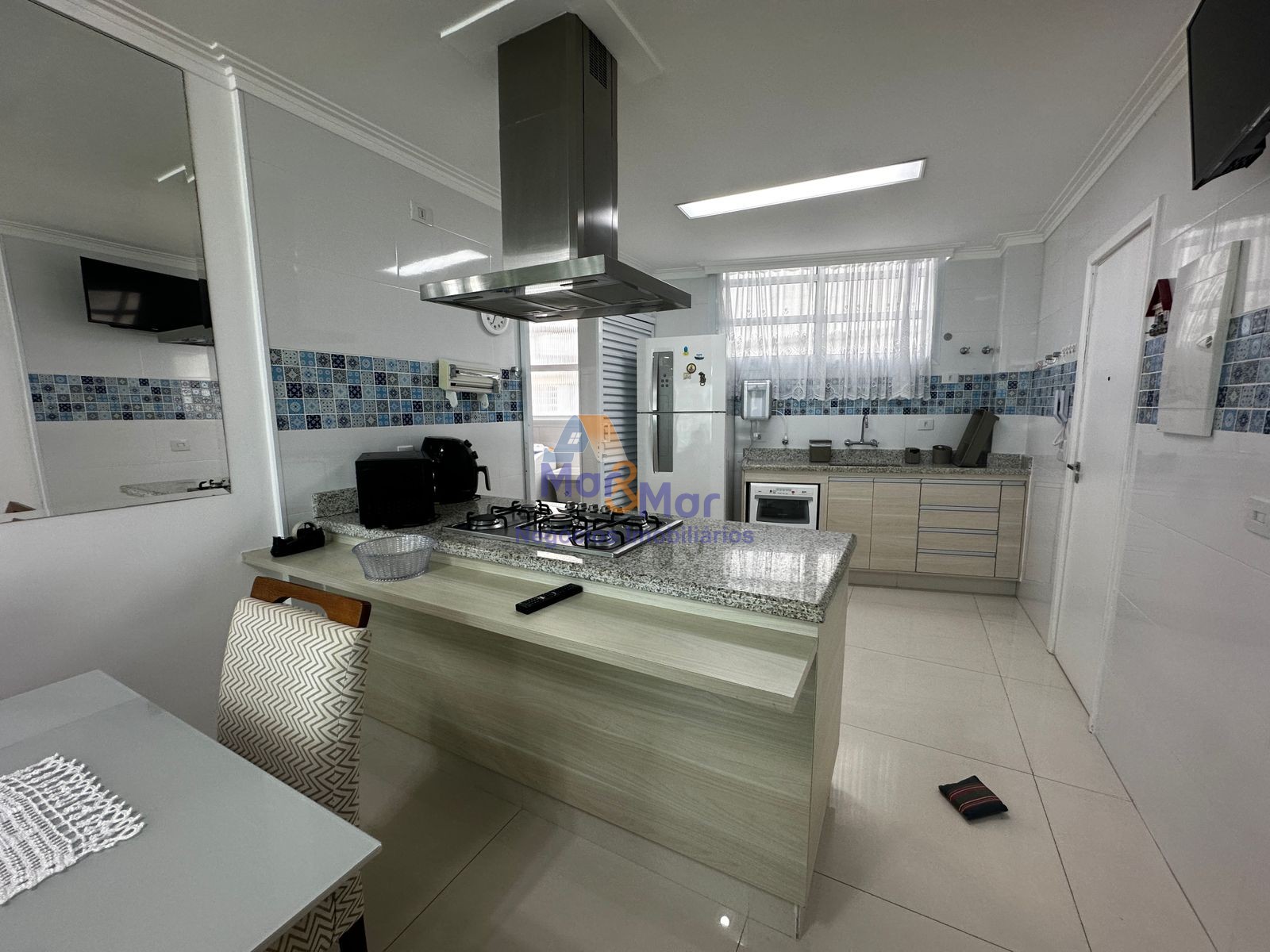 Apartamento Frente ao Mar nas Pitangueiras, Guarujá - SP