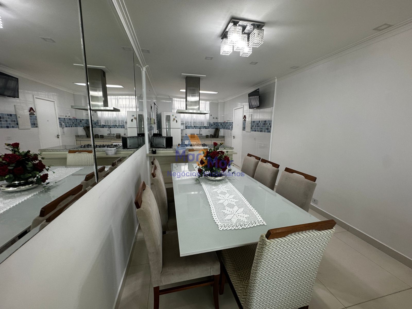 Apartamento Frente ao Mar nas Pitangueiras, Guarujá - SP