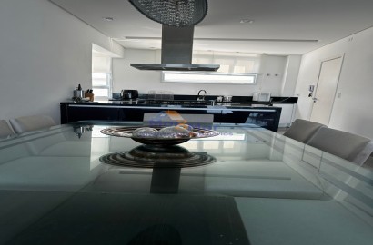 Apartamento Frente ao Mar nas Pitangueiras, Guarujá - SP