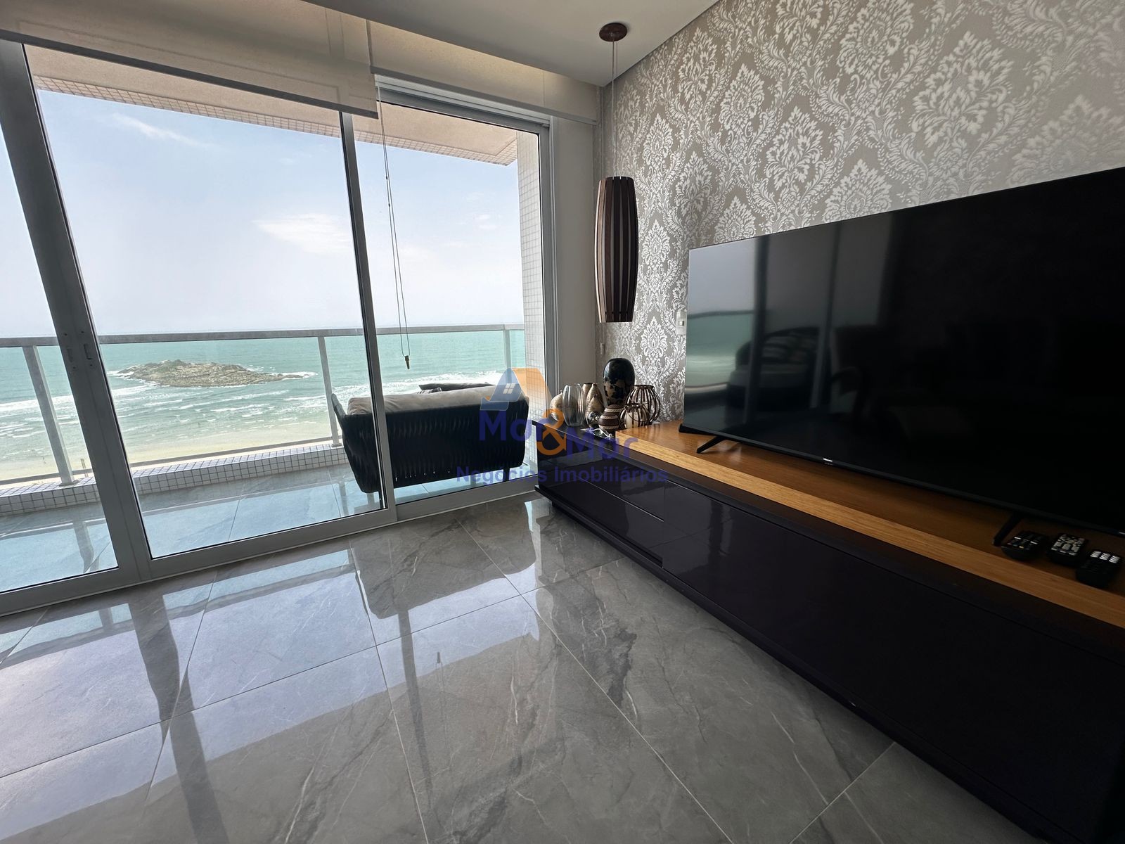 Apartamento Frente ao Mar nas Pitangueiras, Guarujá - SP