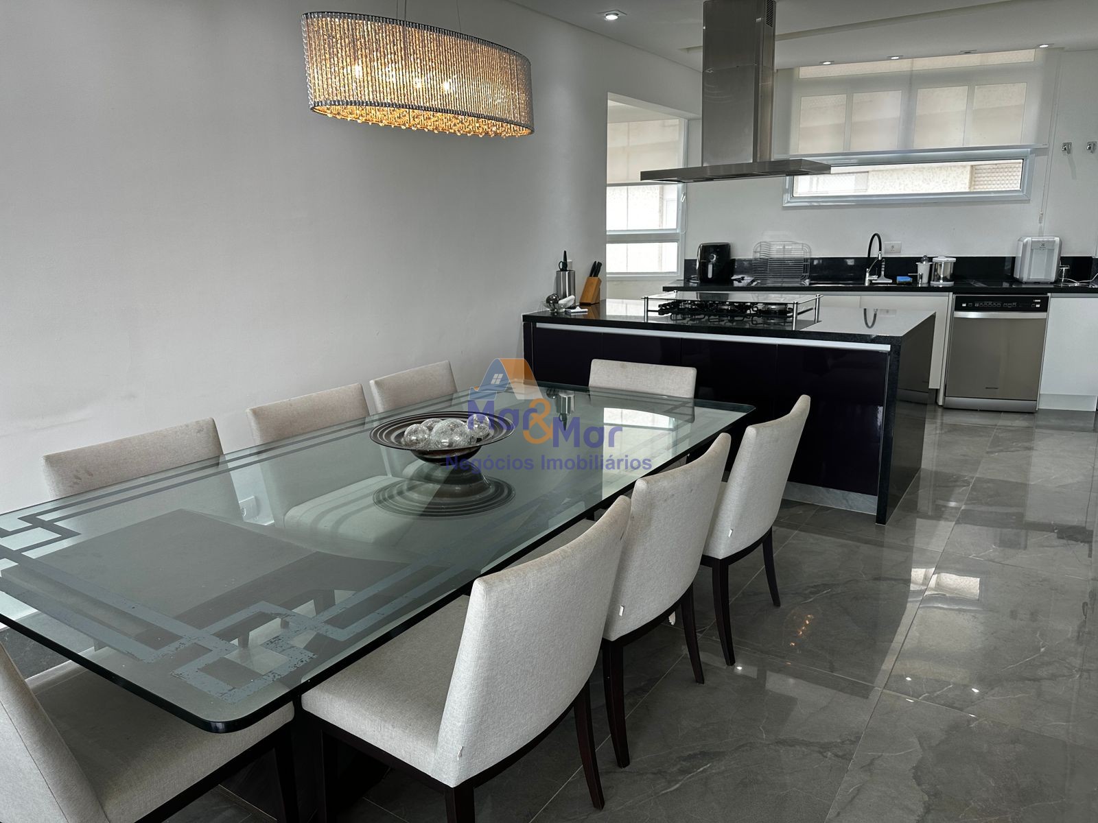 Apartamento Frente ao Mar nas Pitangueiras, Guarujá - SP
