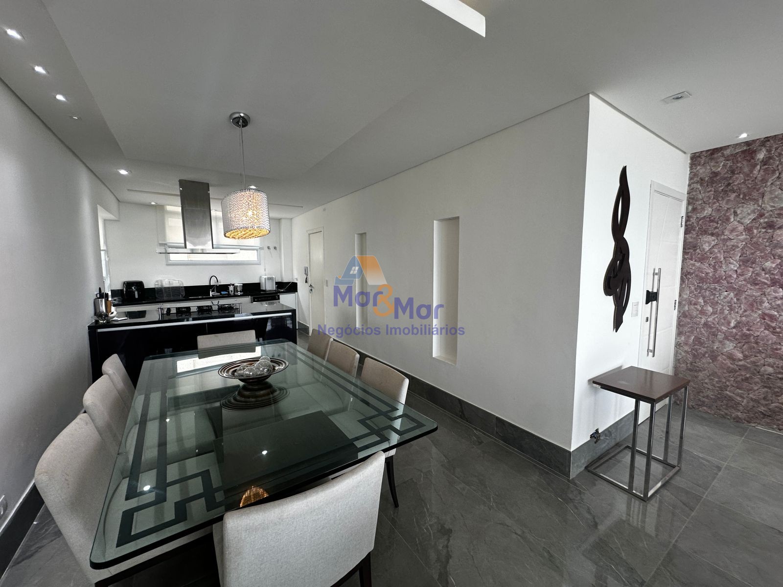 Apartamento Frente ao Mar nas Pitangueiras, Guarujá - SP