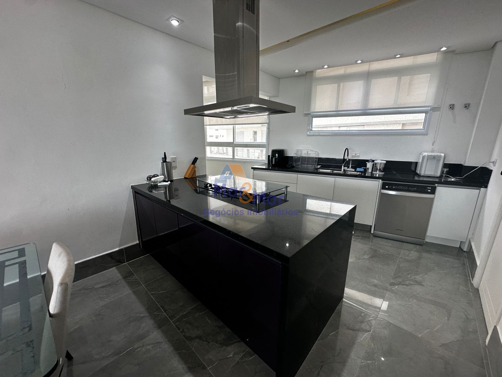Apartamento Frente ao Mar nas Pitangueiras, Guarujá - SP