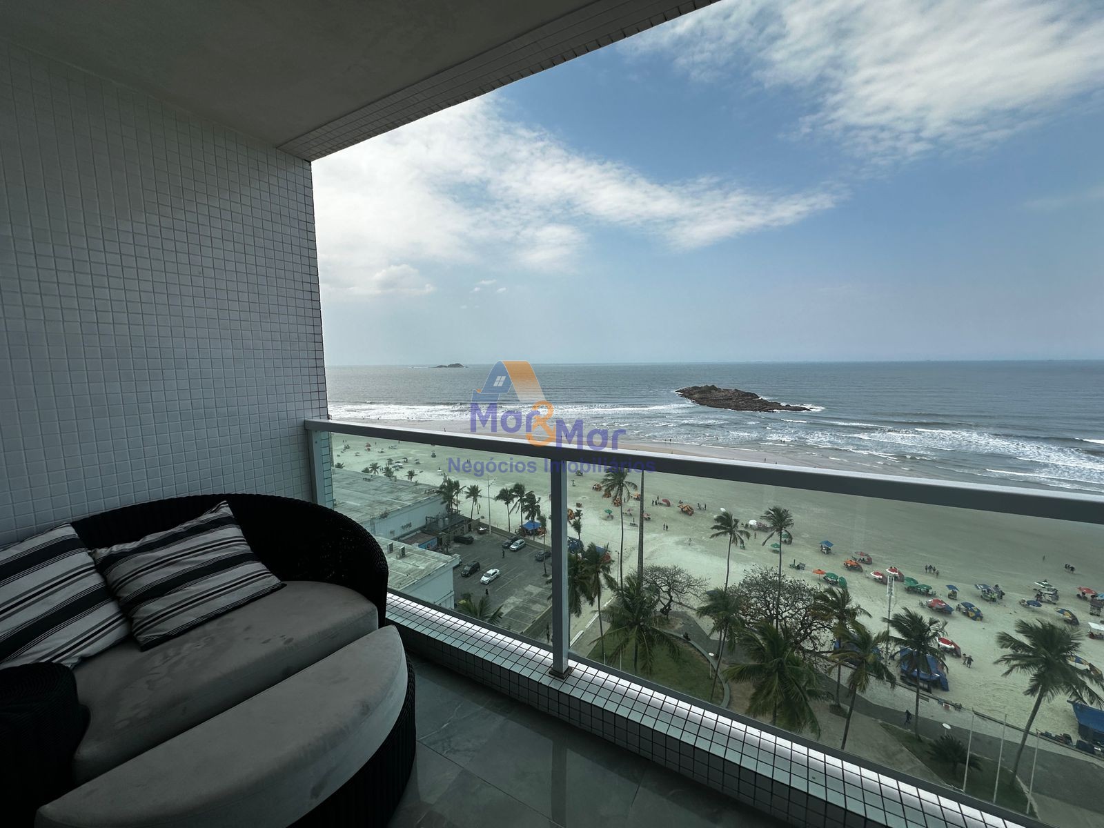 Apartamento Frente ao Mar nas Pitangueiras, Guarujá - SP