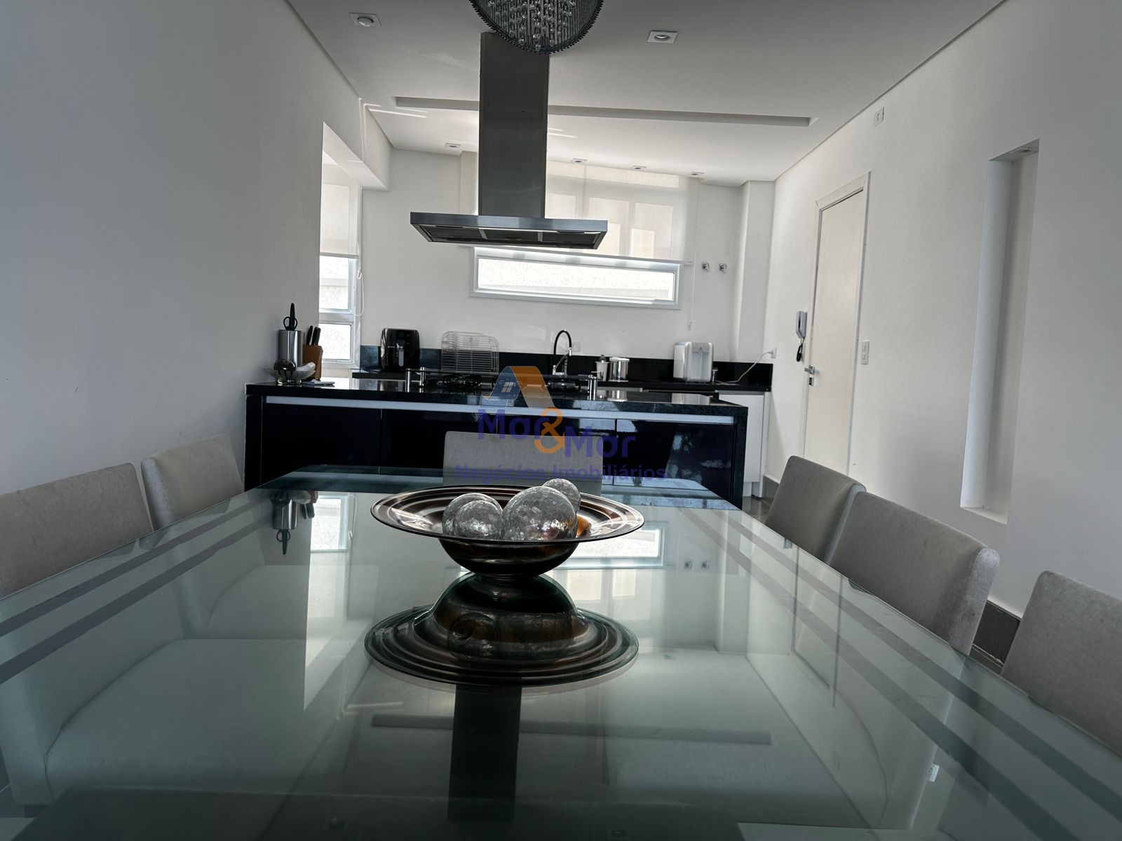 Apartamento Frente ao Mar nas Pitangueiras, Guarujá - SP