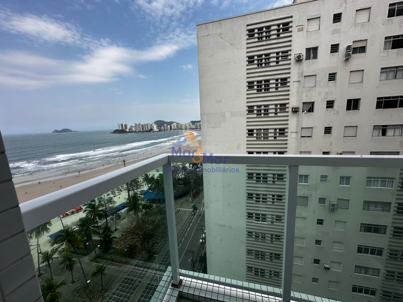 Apartamento Frente ao Mar nas Pitangueiras, Guarujá - SP